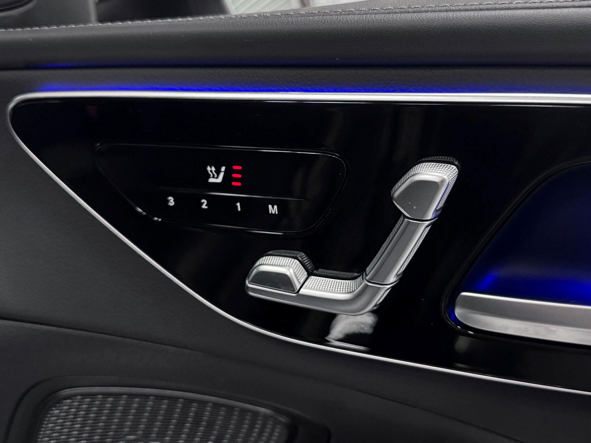 Mercedes-Benz C-Class view 24