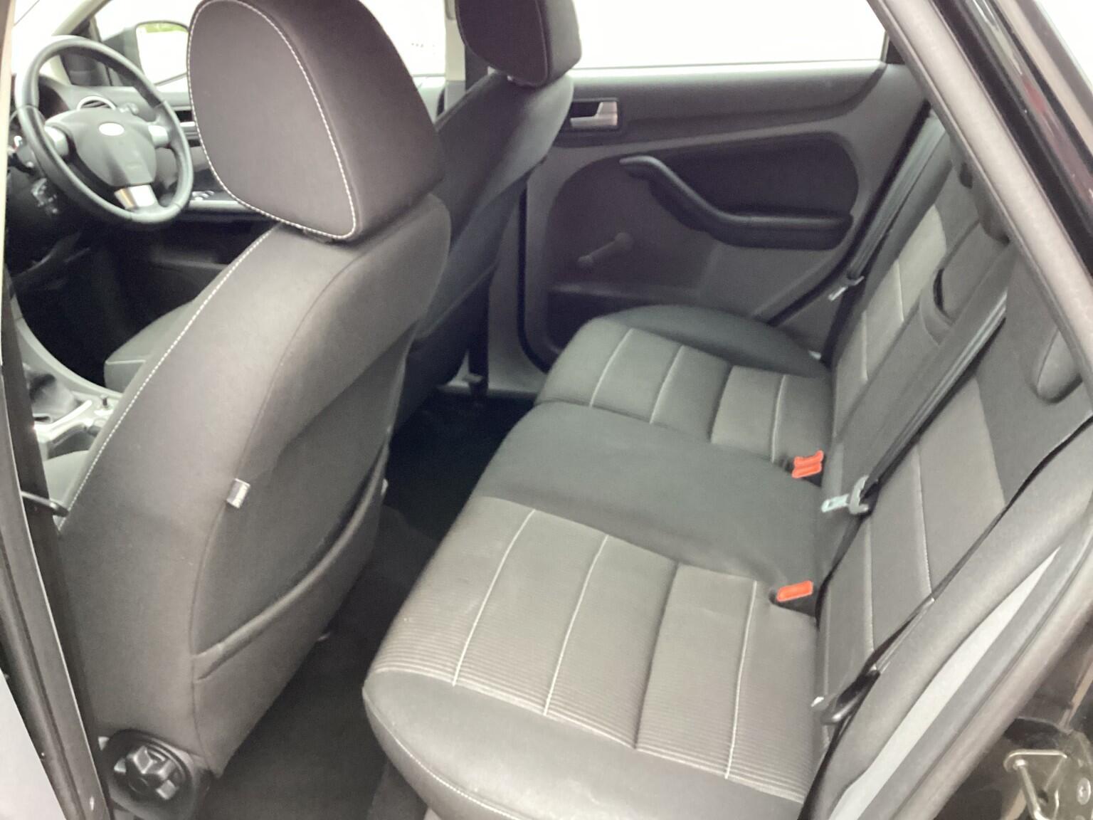 Ford Focus view 17