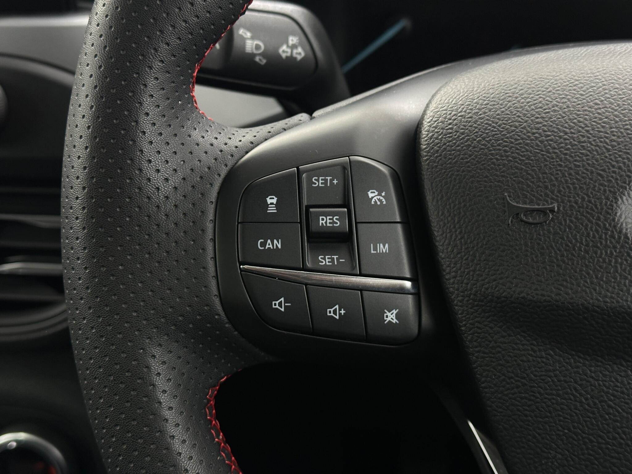 Ford Focus view 15