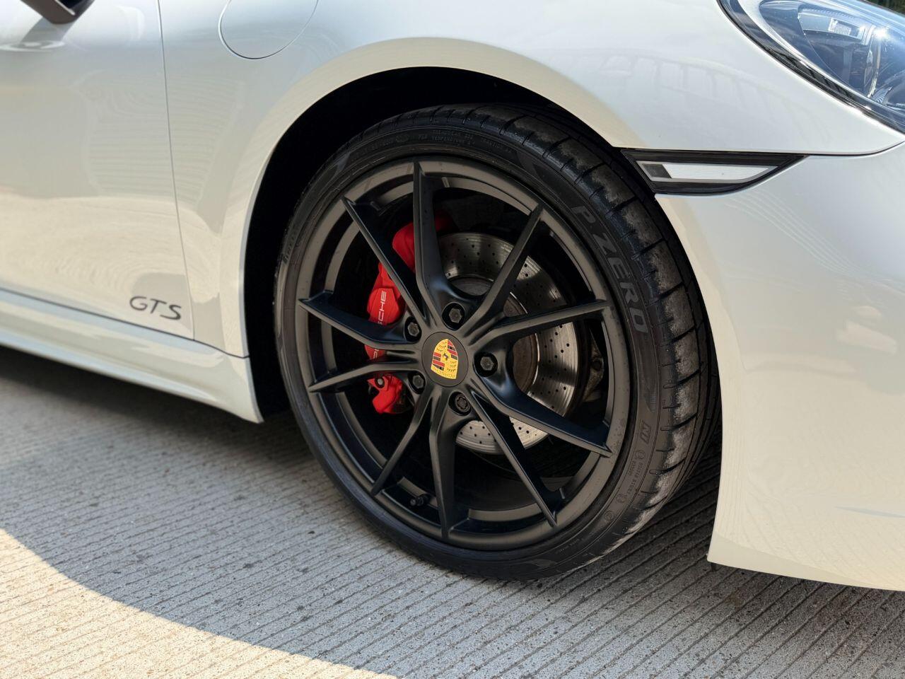 Porsche 718 Boxster view 11