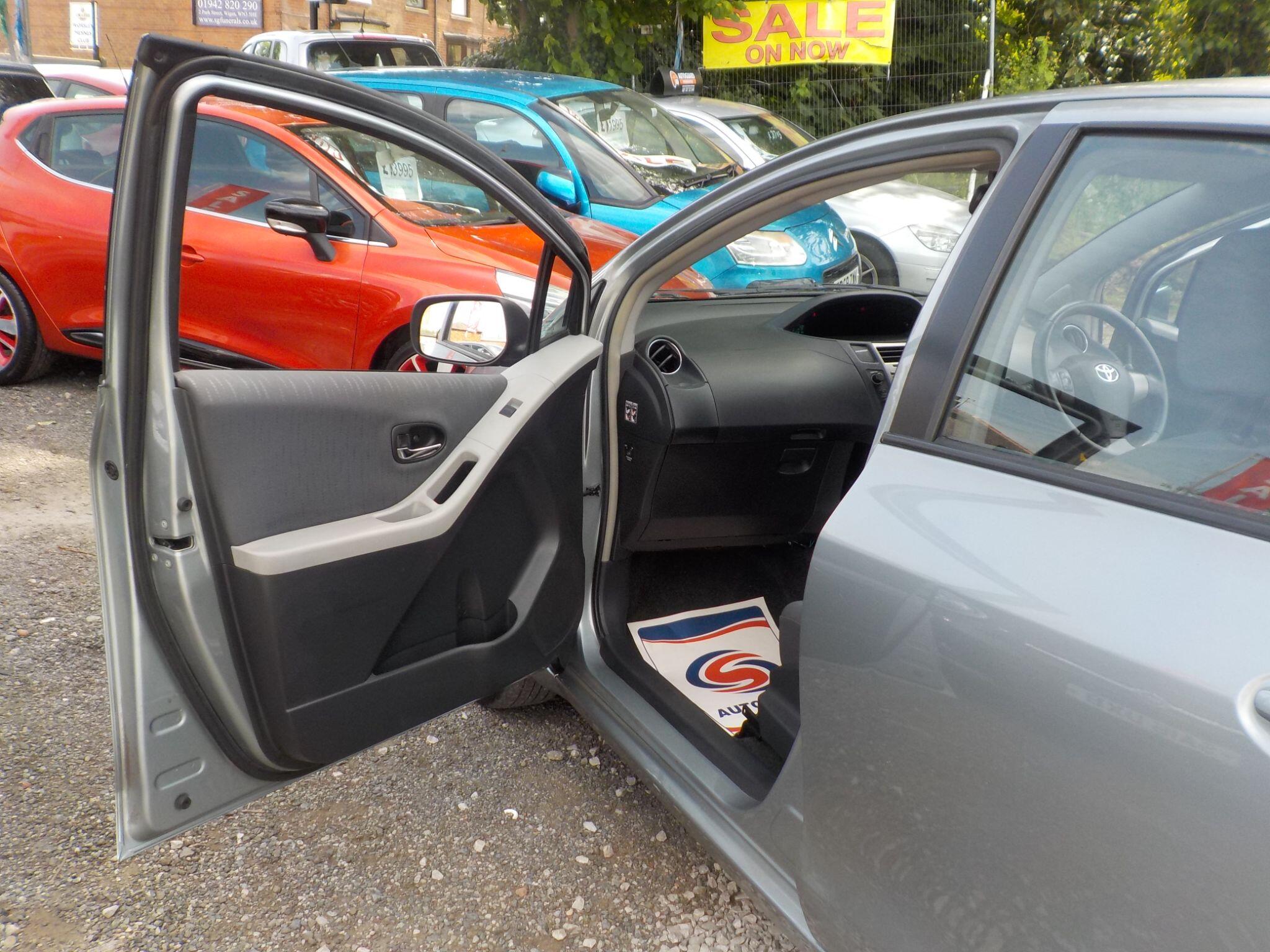 Toyota Yaris 1.33 Dual VVT-i TR Euro 4 (s/s) 5dr