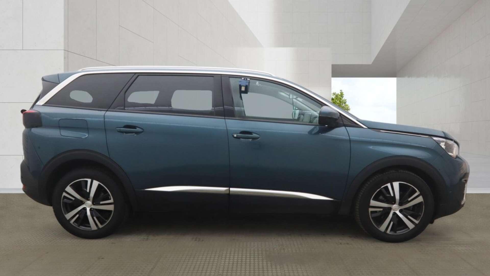 Peugeot 5008 view 6