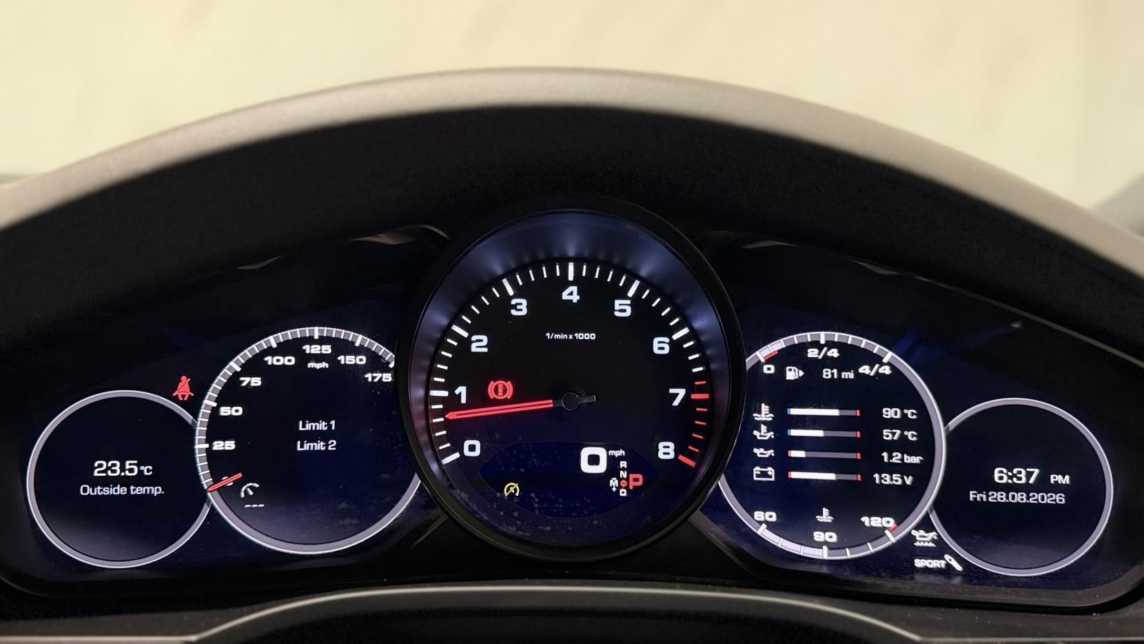 Porsche Cayenne view 44