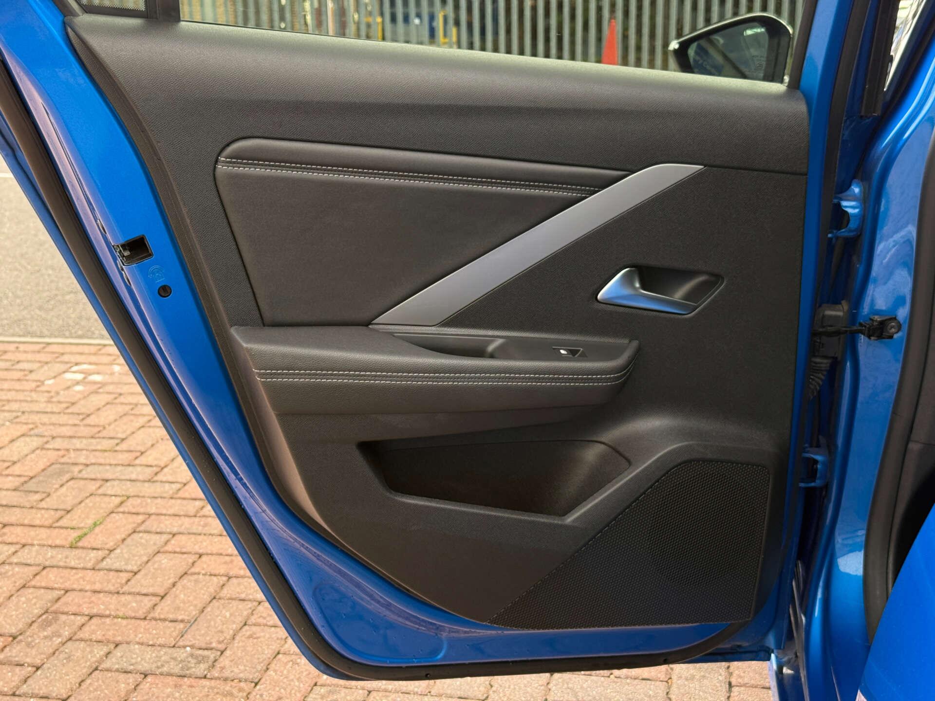 Vauxhall Astra view 30
