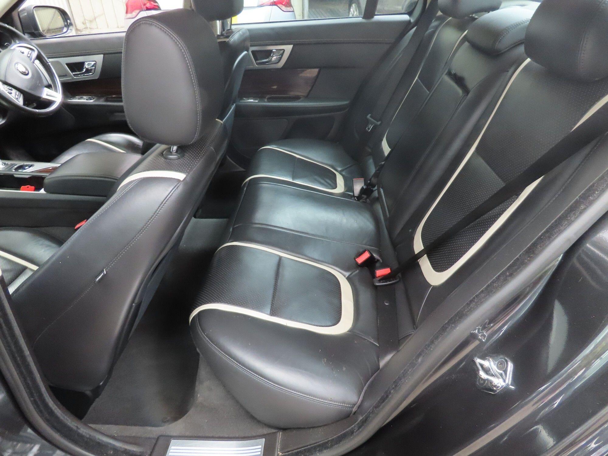 Jaguar XF view 7