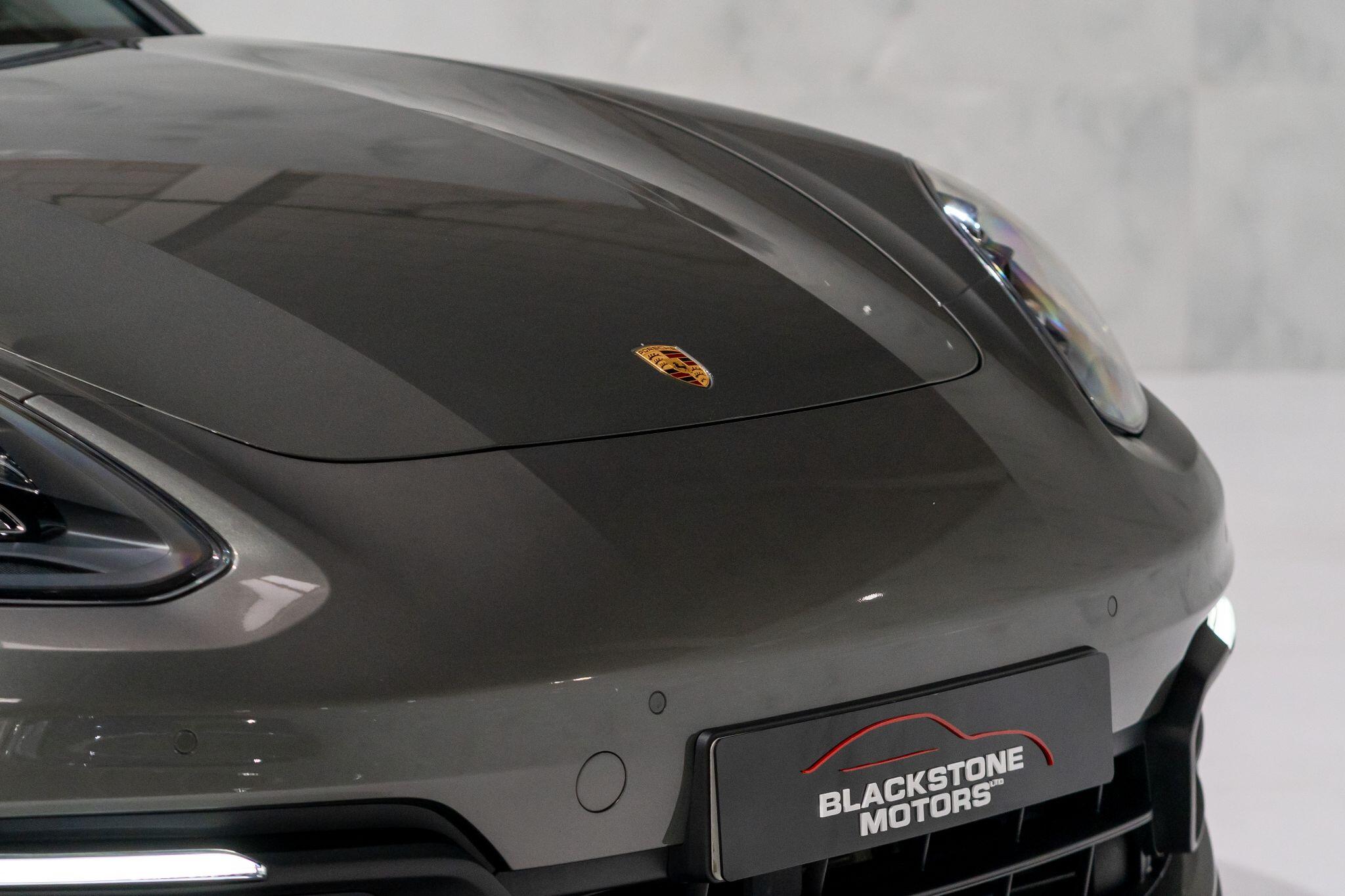 Porsche Panamera view 36