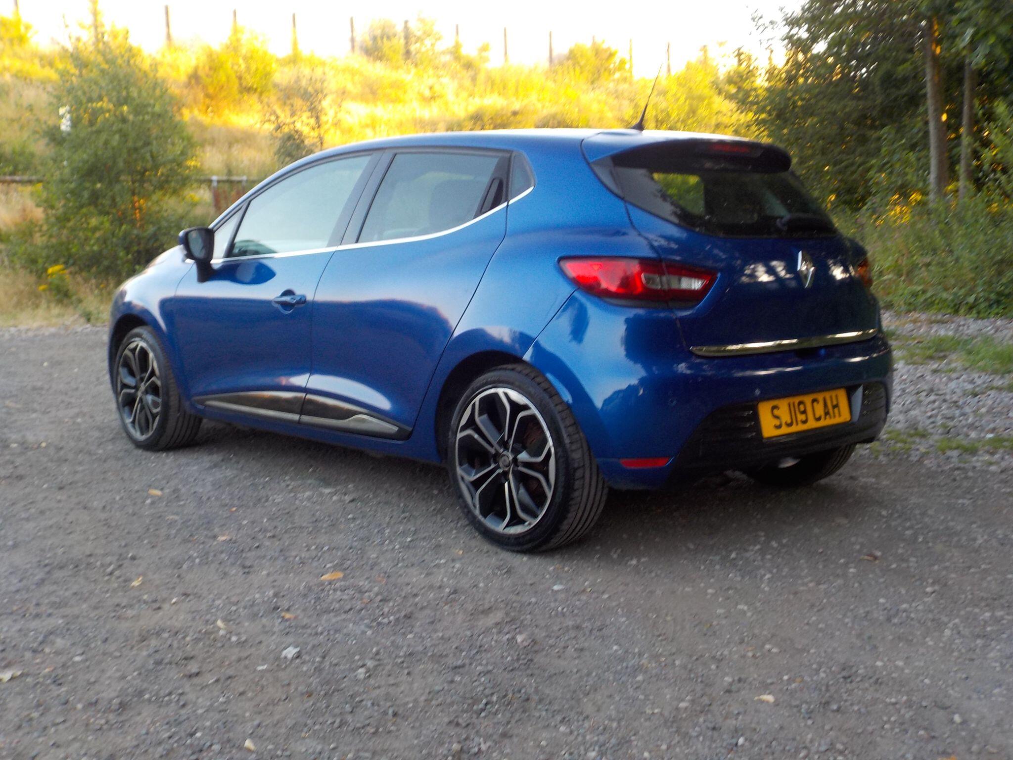 Renault Clio 0.9 TCe Iconic Euro 6 (s/s) 5dr