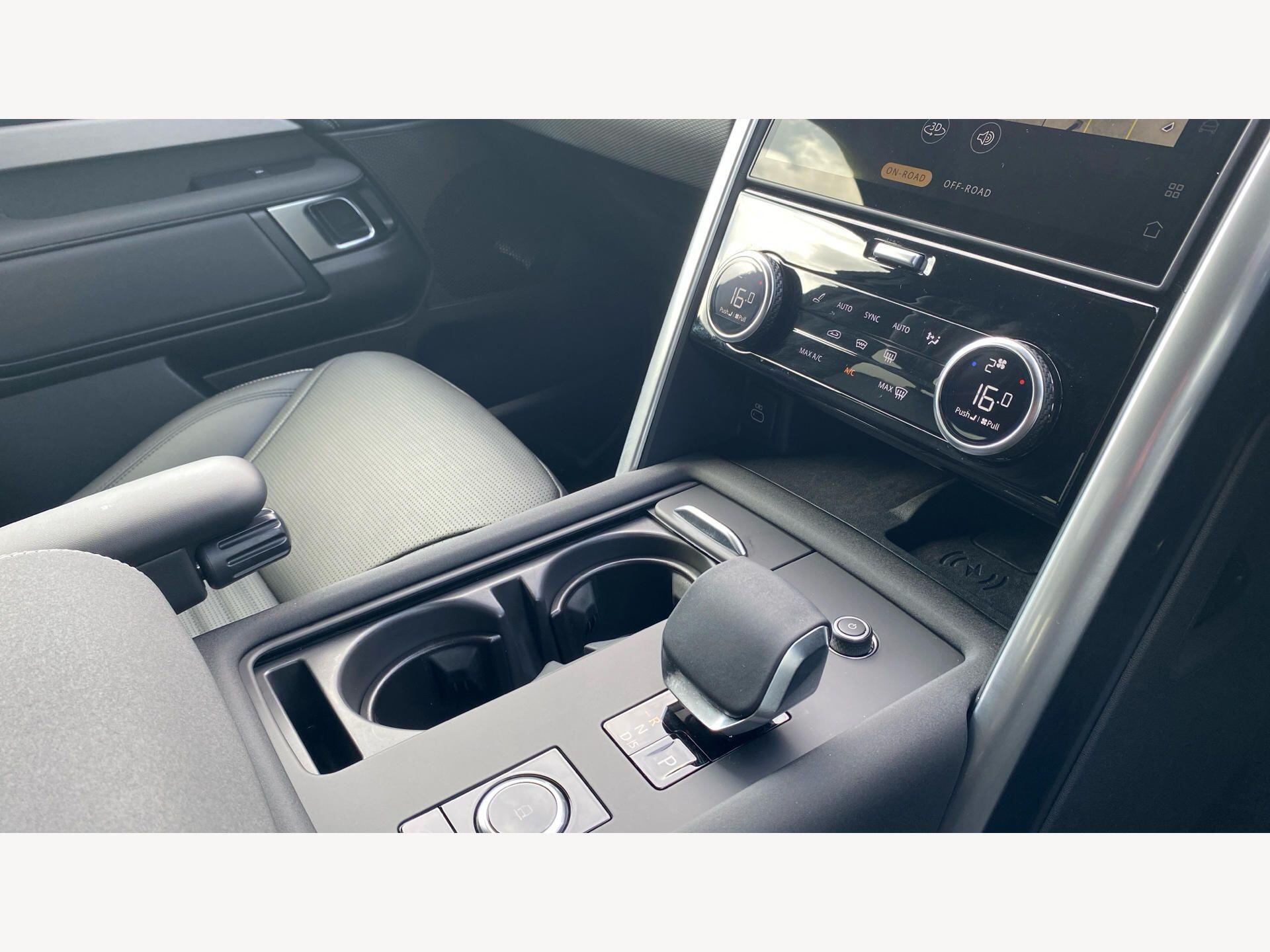 Land Rover Discovery view 16