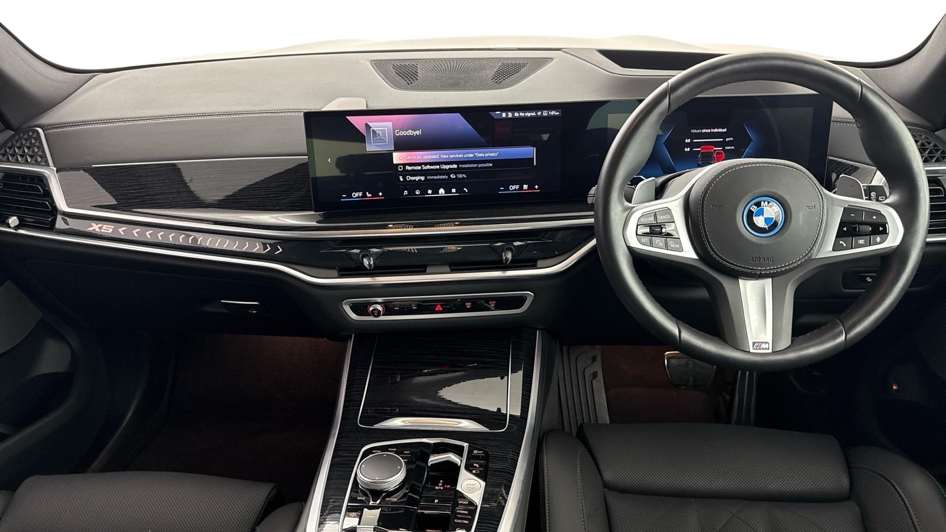 BMW X5 view 4
