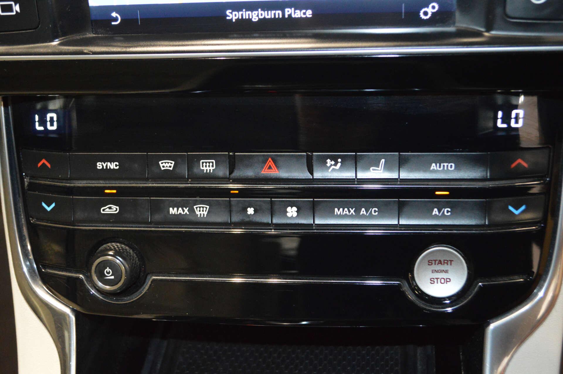 Jaguar Xe view 33