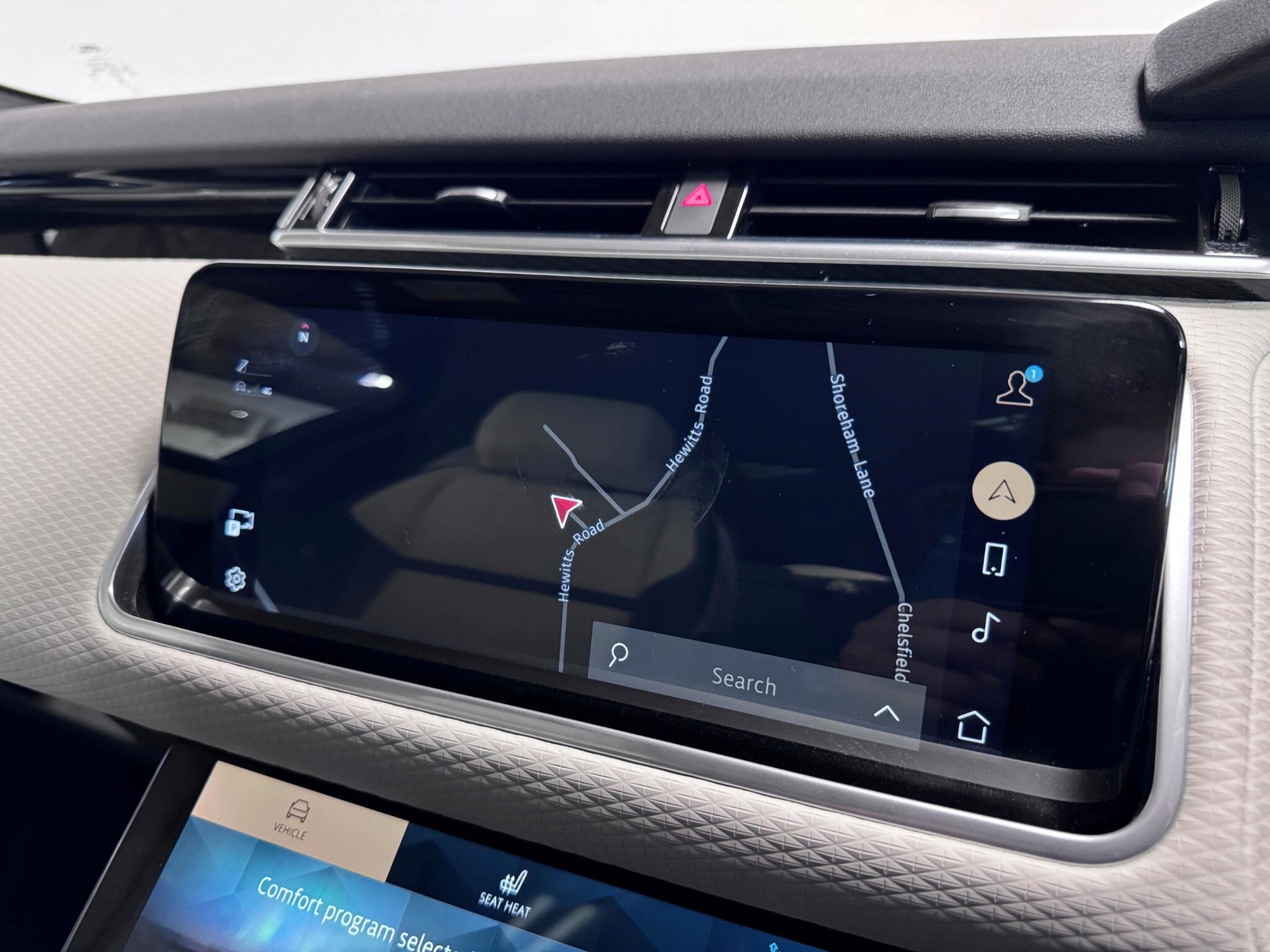 Land Rover Range Rover Velar view 9