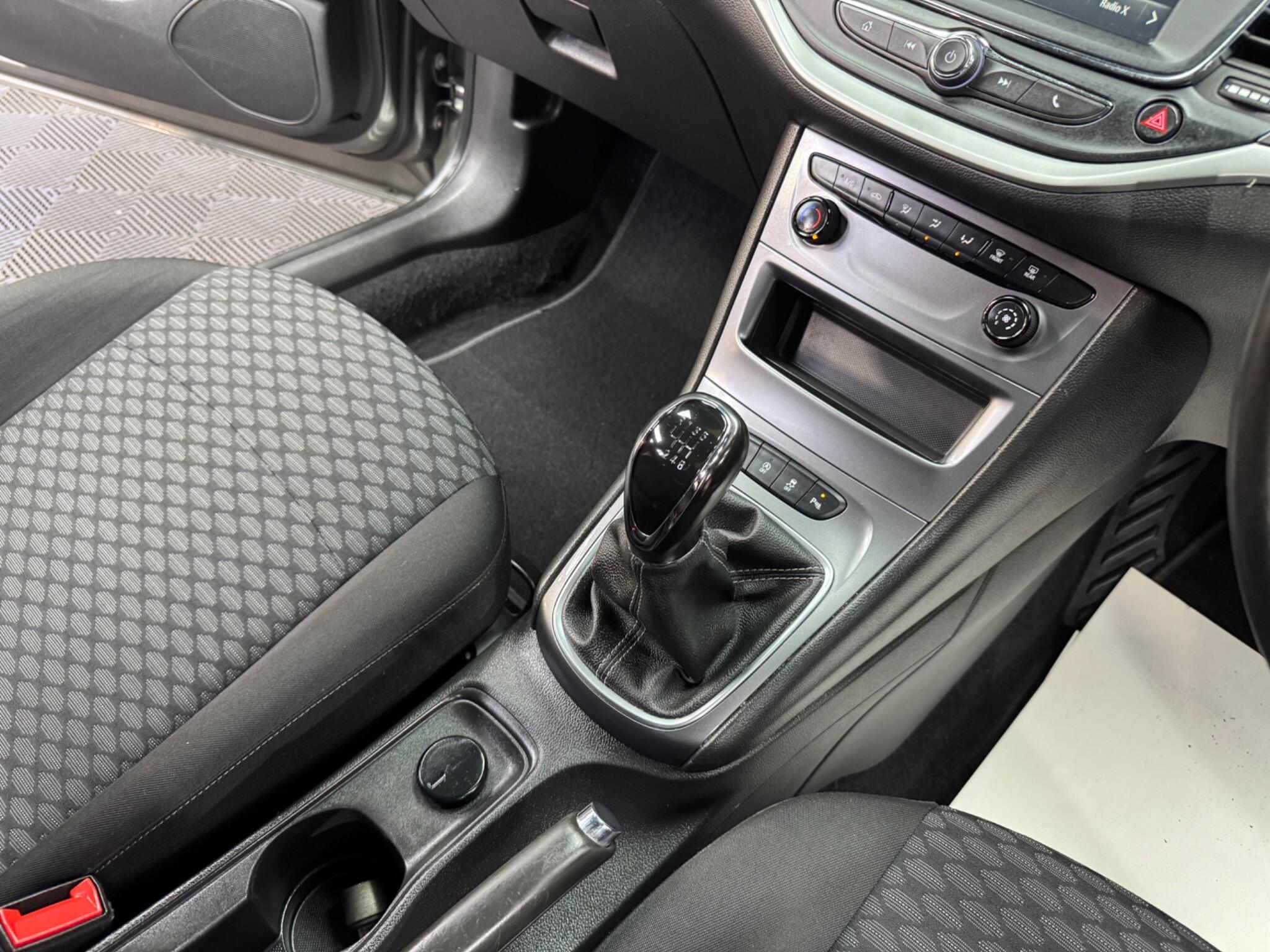 Vauxhall Astra view 30