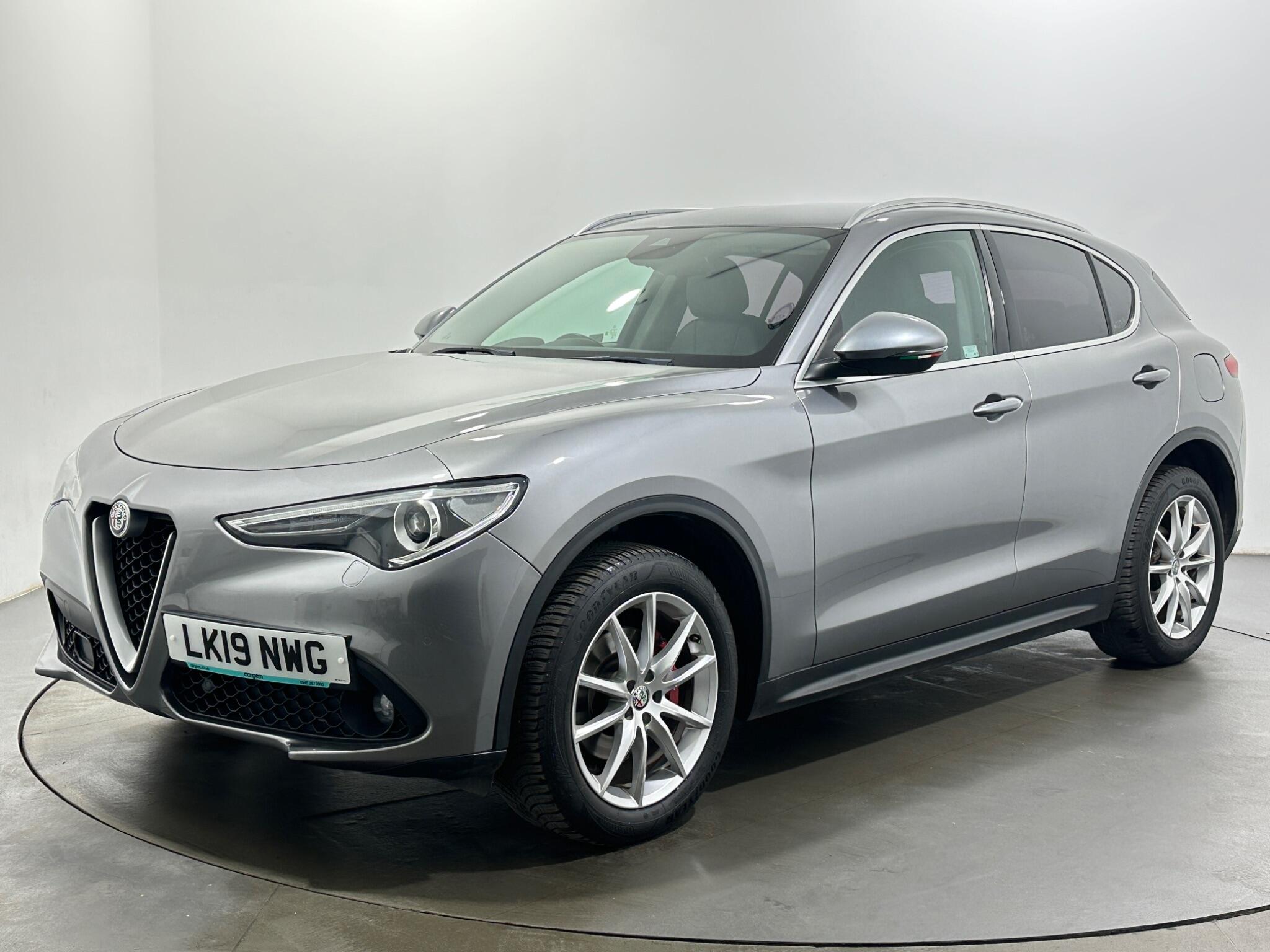 Alfa Romeo Stelvio view 4