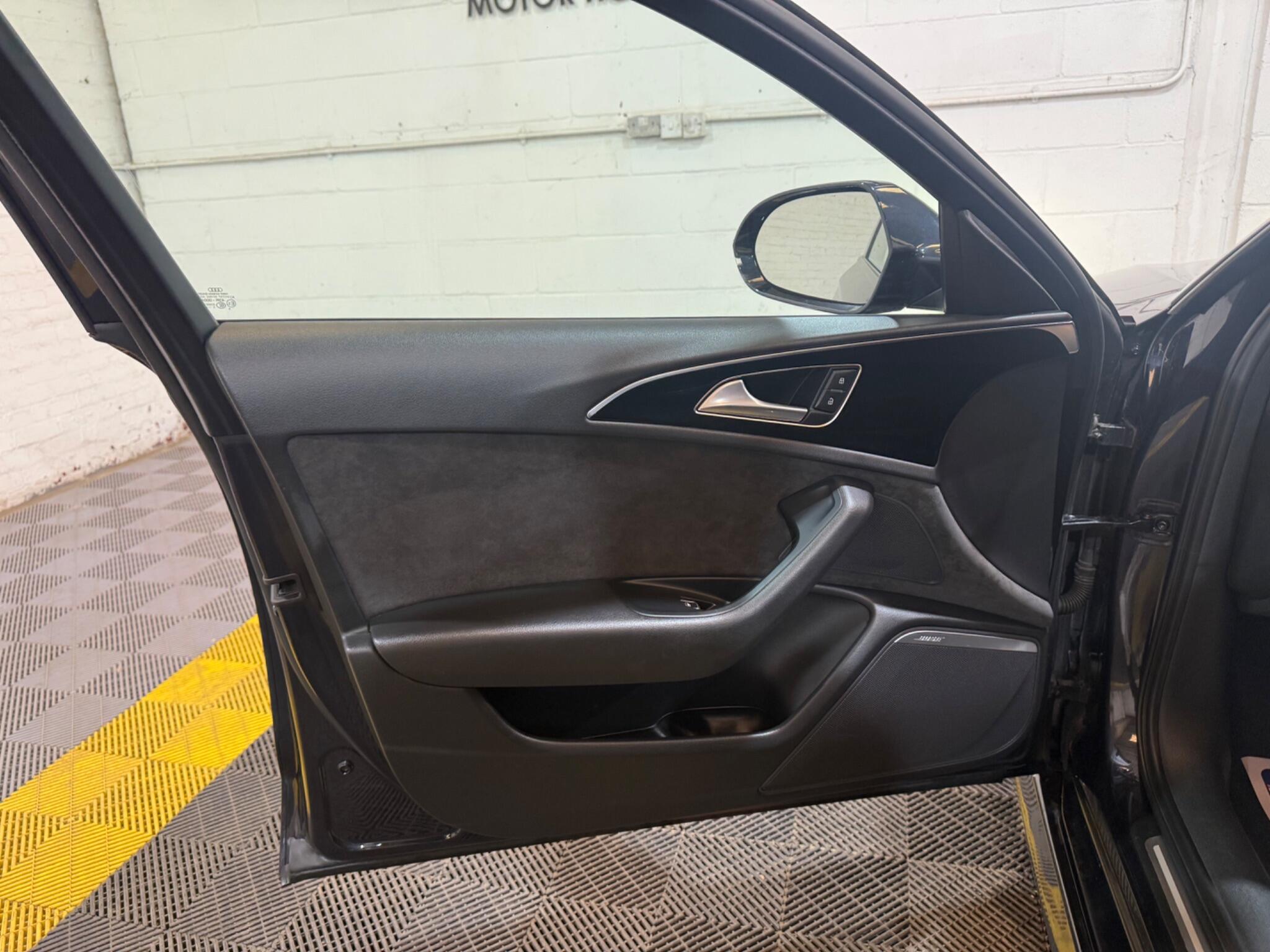 Audi A6 Avant view 43