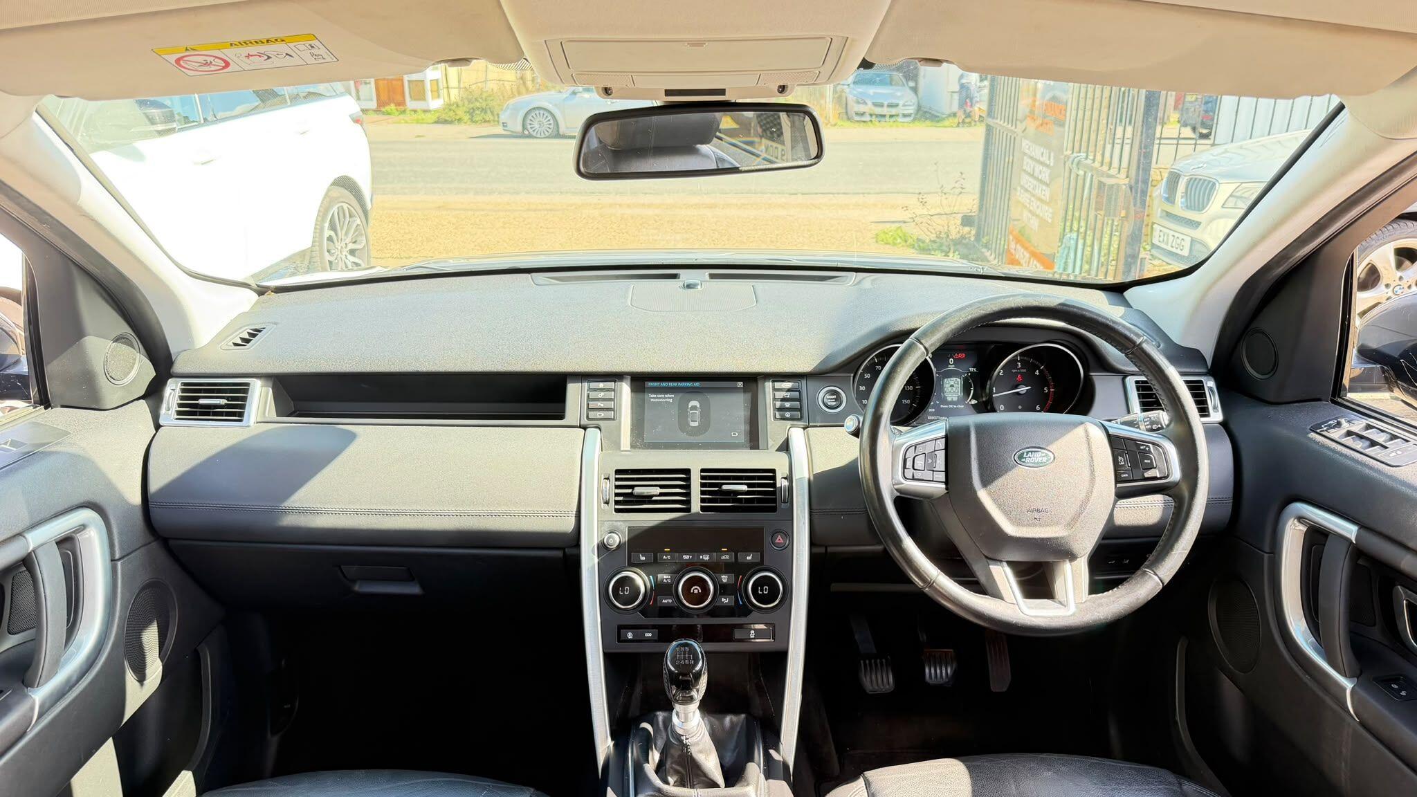 Land Rover Discovery Sport view 10