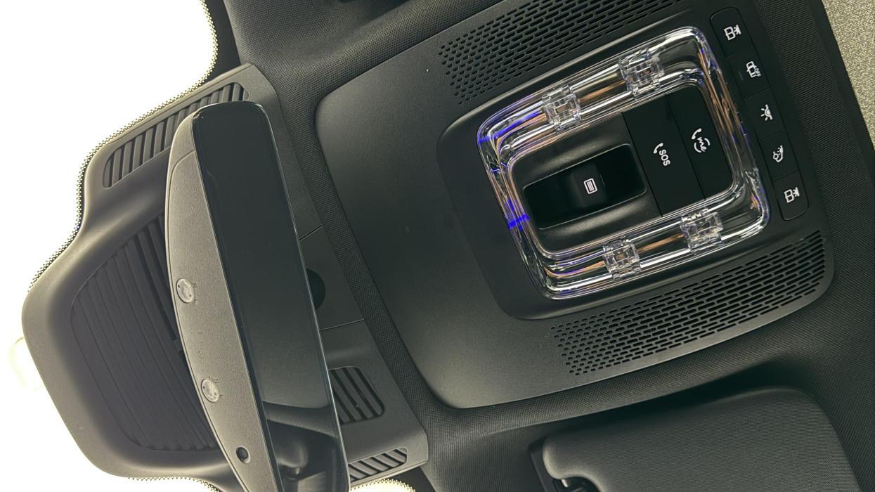Mercedes-Benz GLB view 36