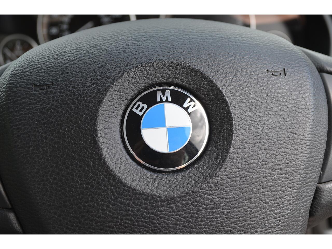 BMW X5 view 25