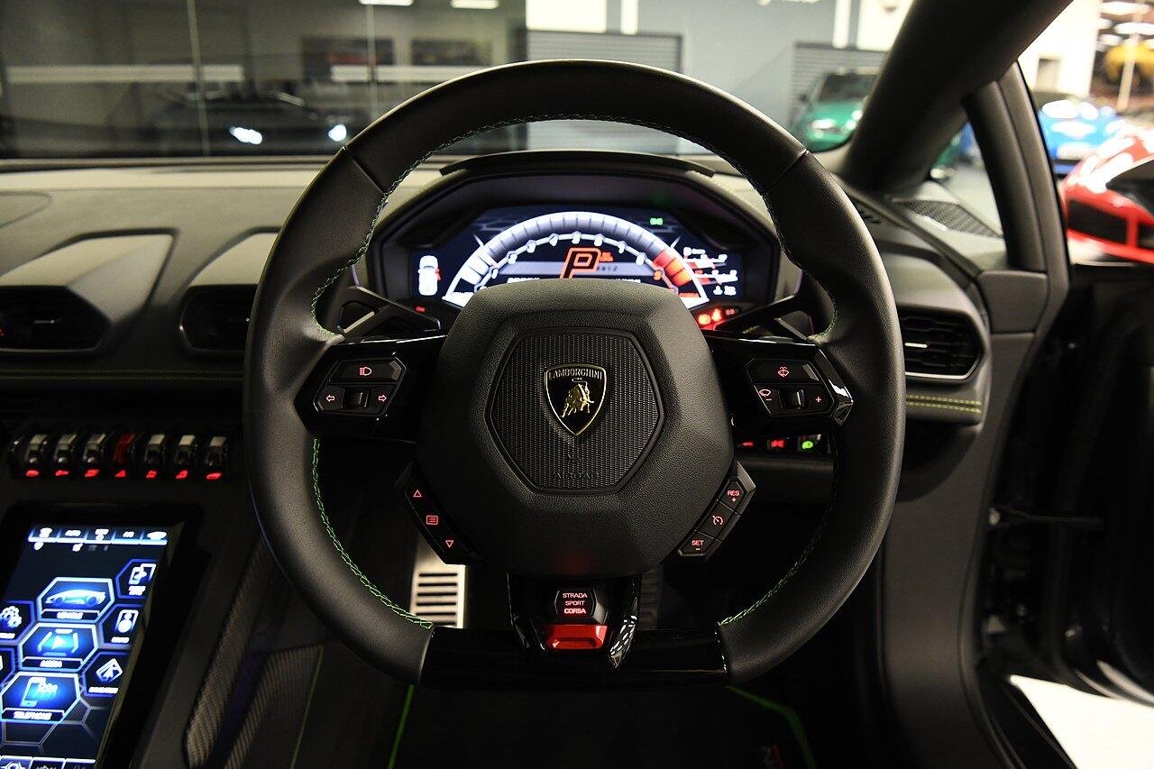 Lamborghini Huracan view 20