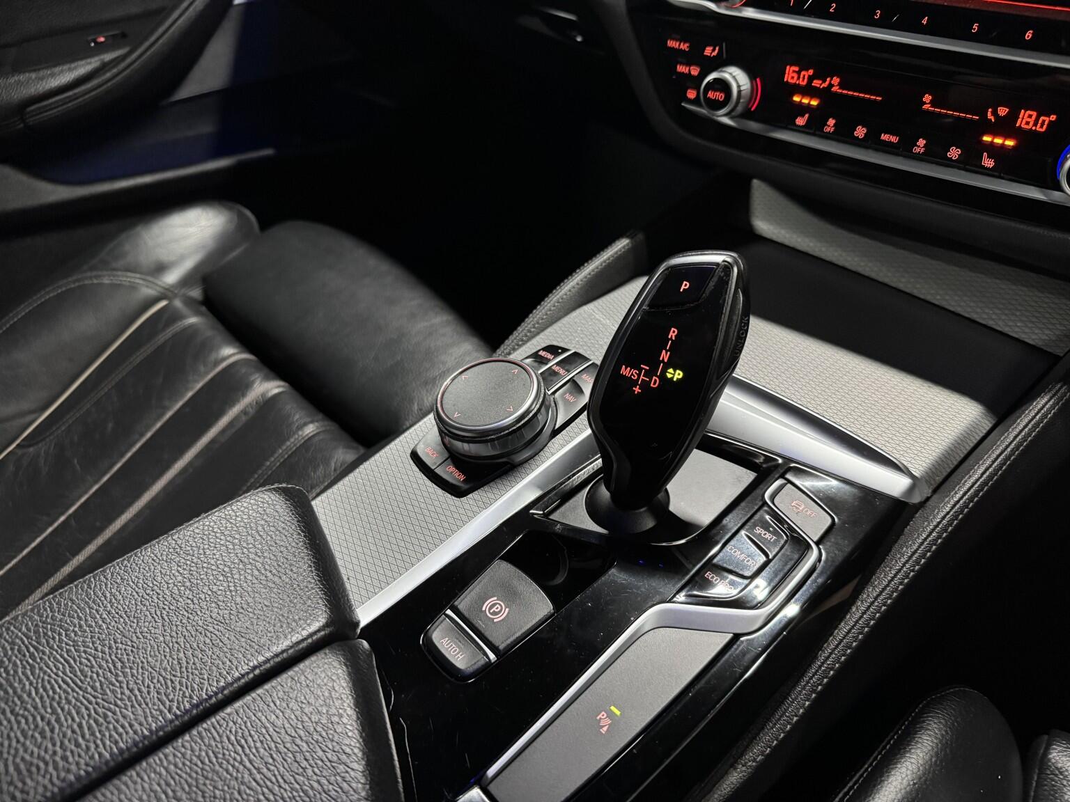 BMW 5 Series view 32