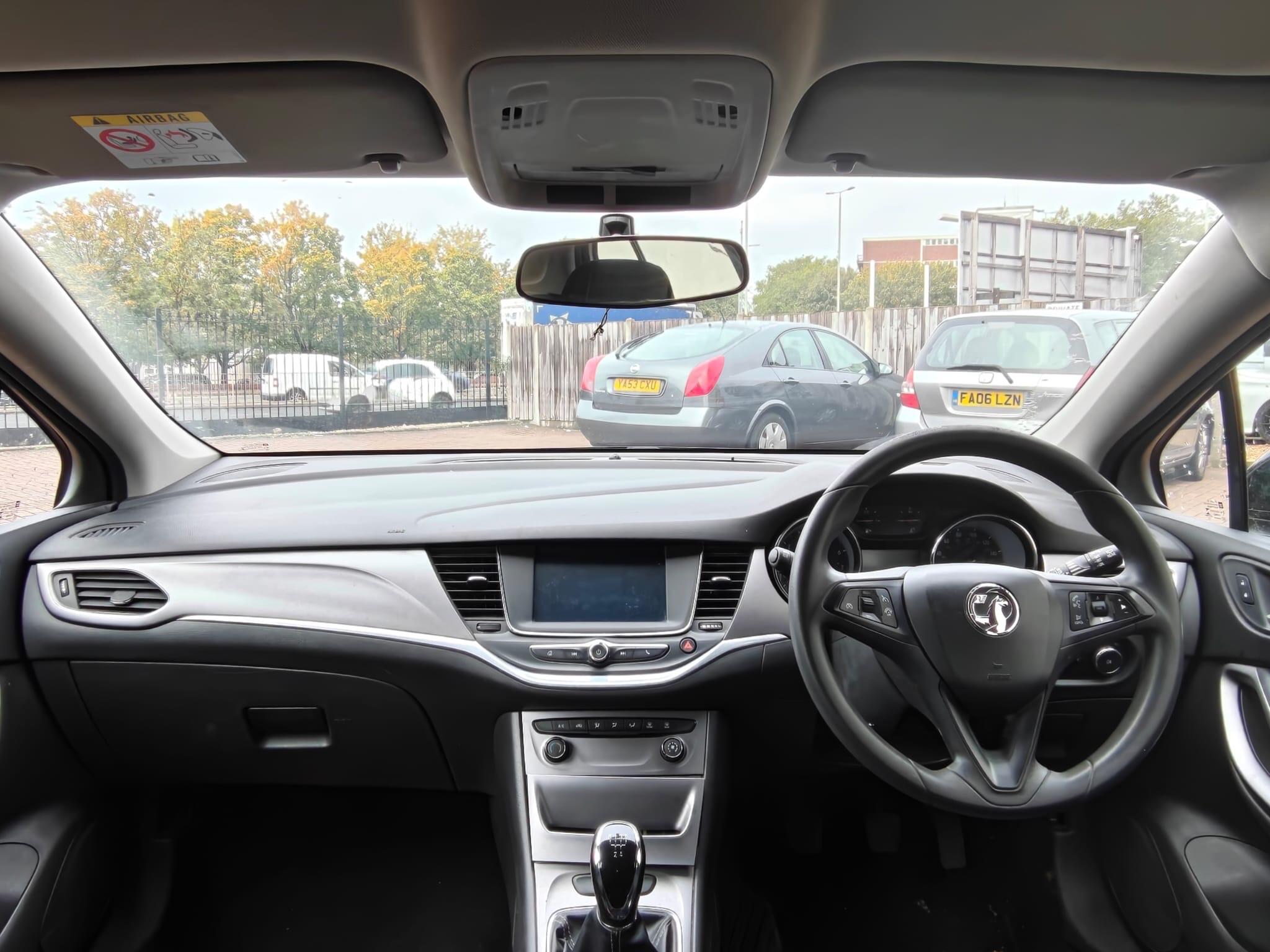 Vauxhall Astra view 14
