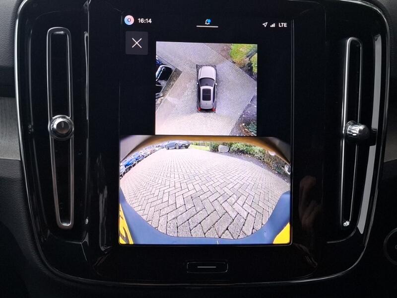 Volvo XC40 view 9