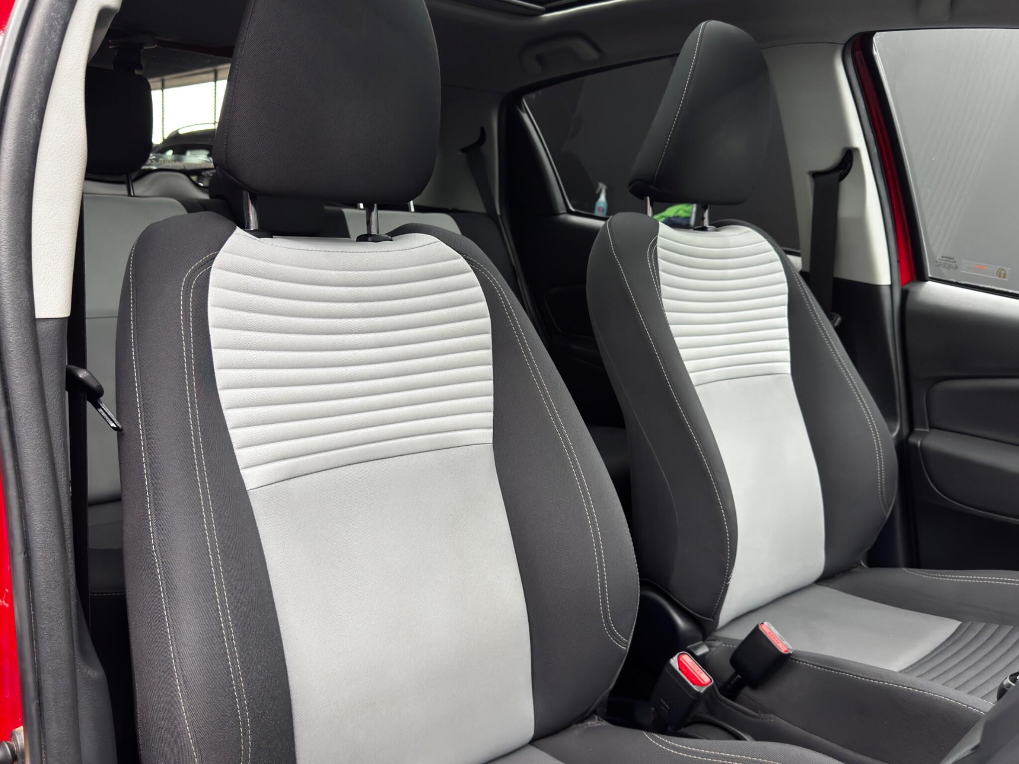 Toyota Yaris view 12