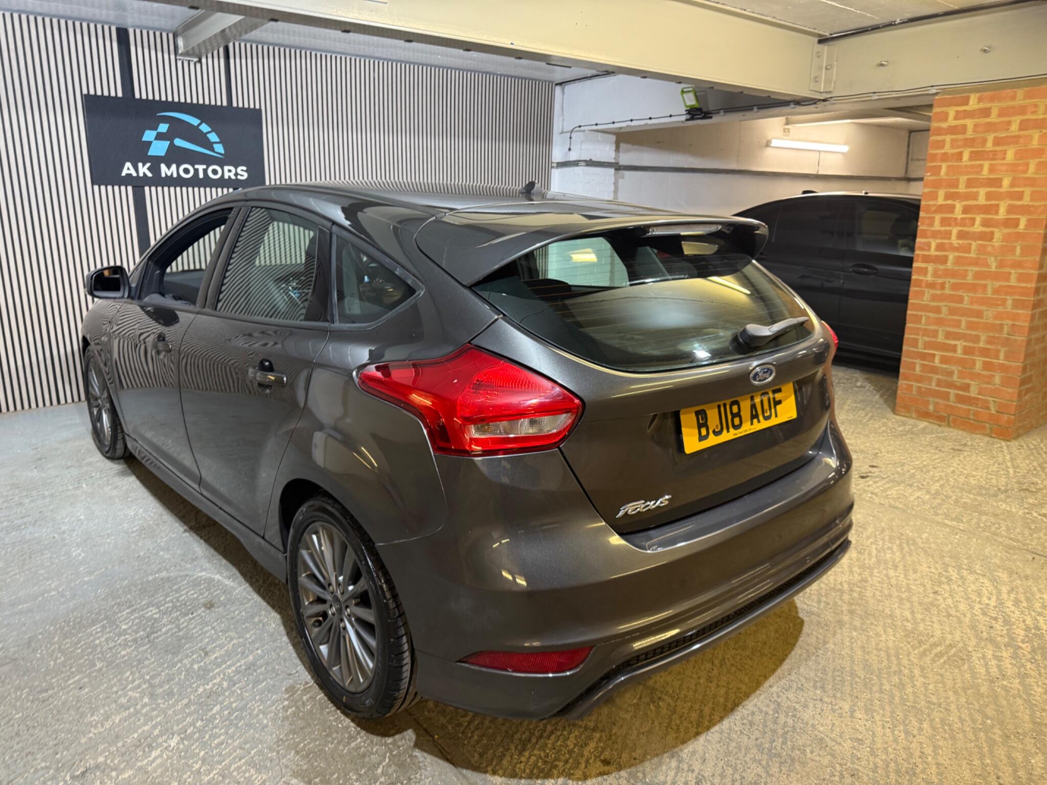 2018 Ford Focus 1.0T EcoBoost ST-Line Euro 6 (s/s) 5dr • 87,000 miles image 8