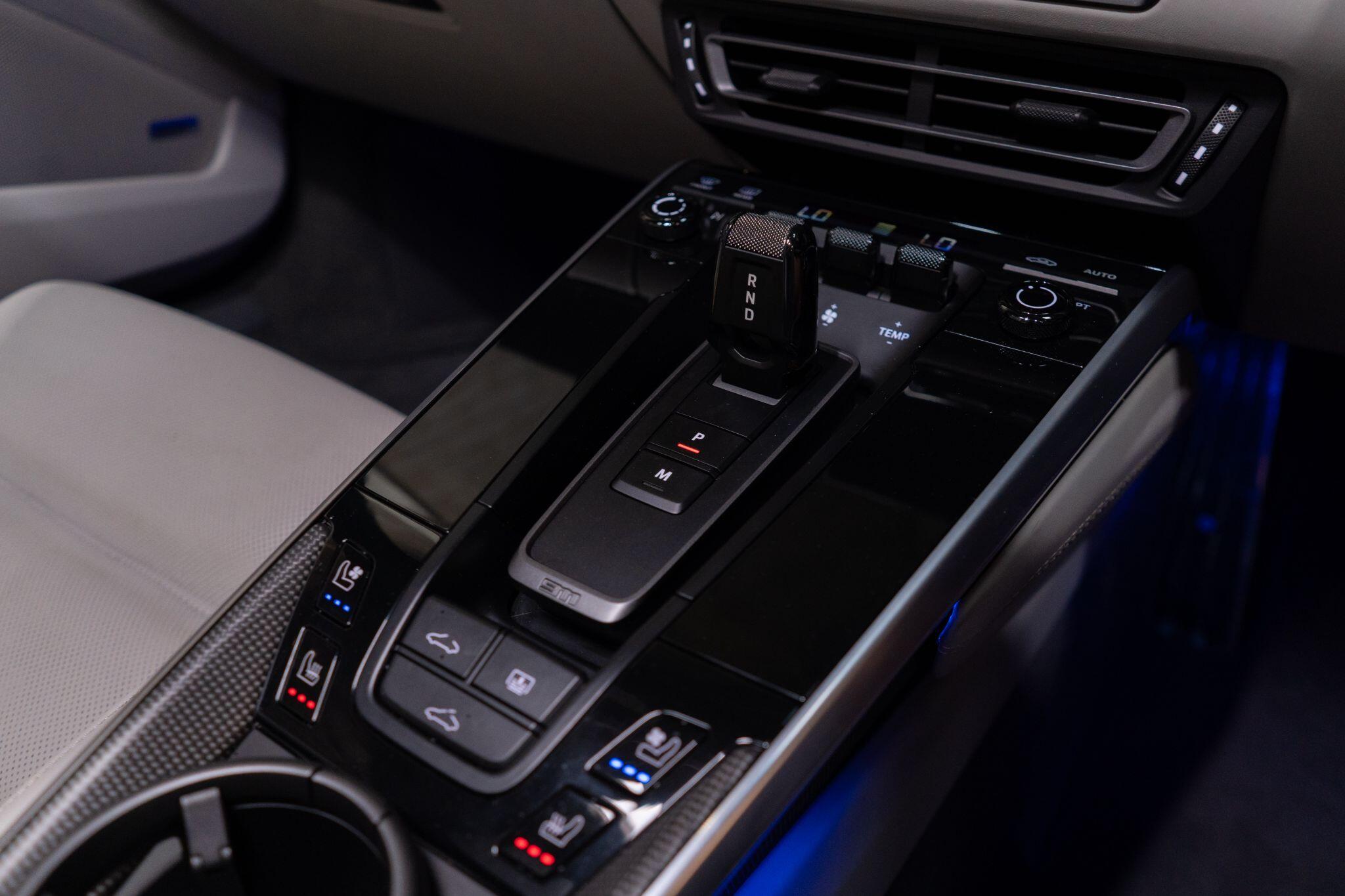 Porsche 911 view 24