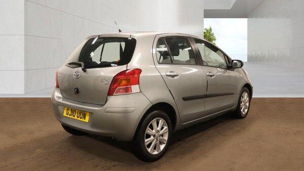 Toyota Yaris view 4