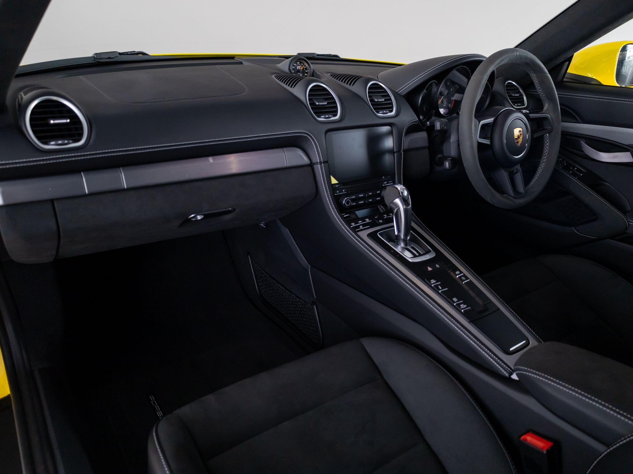 Porsche Cayman view 55