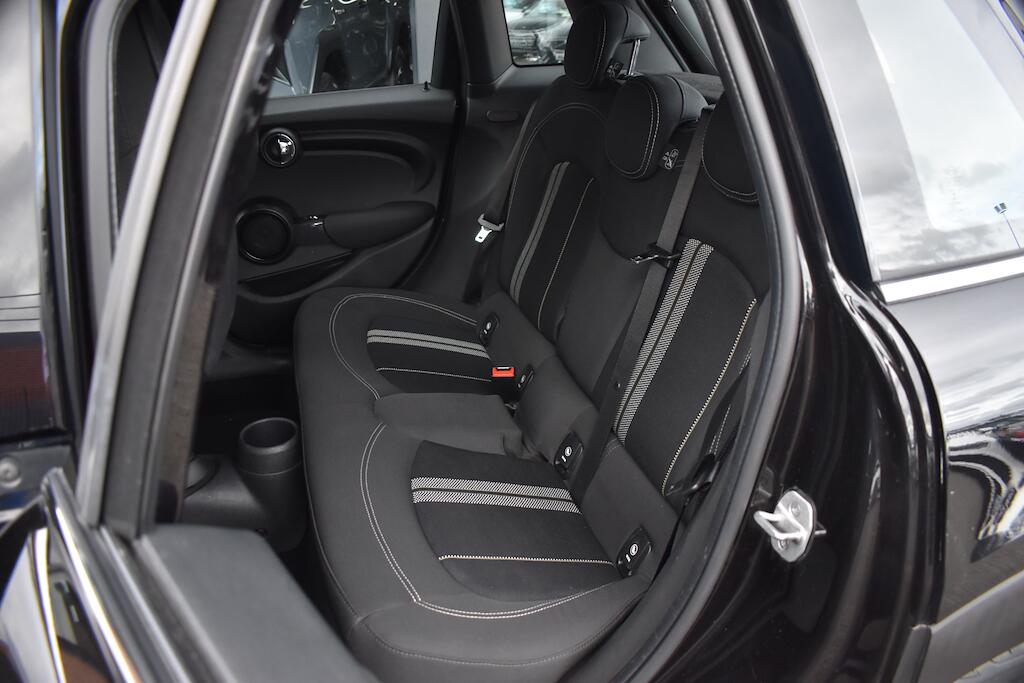 Mini Hatch view 13