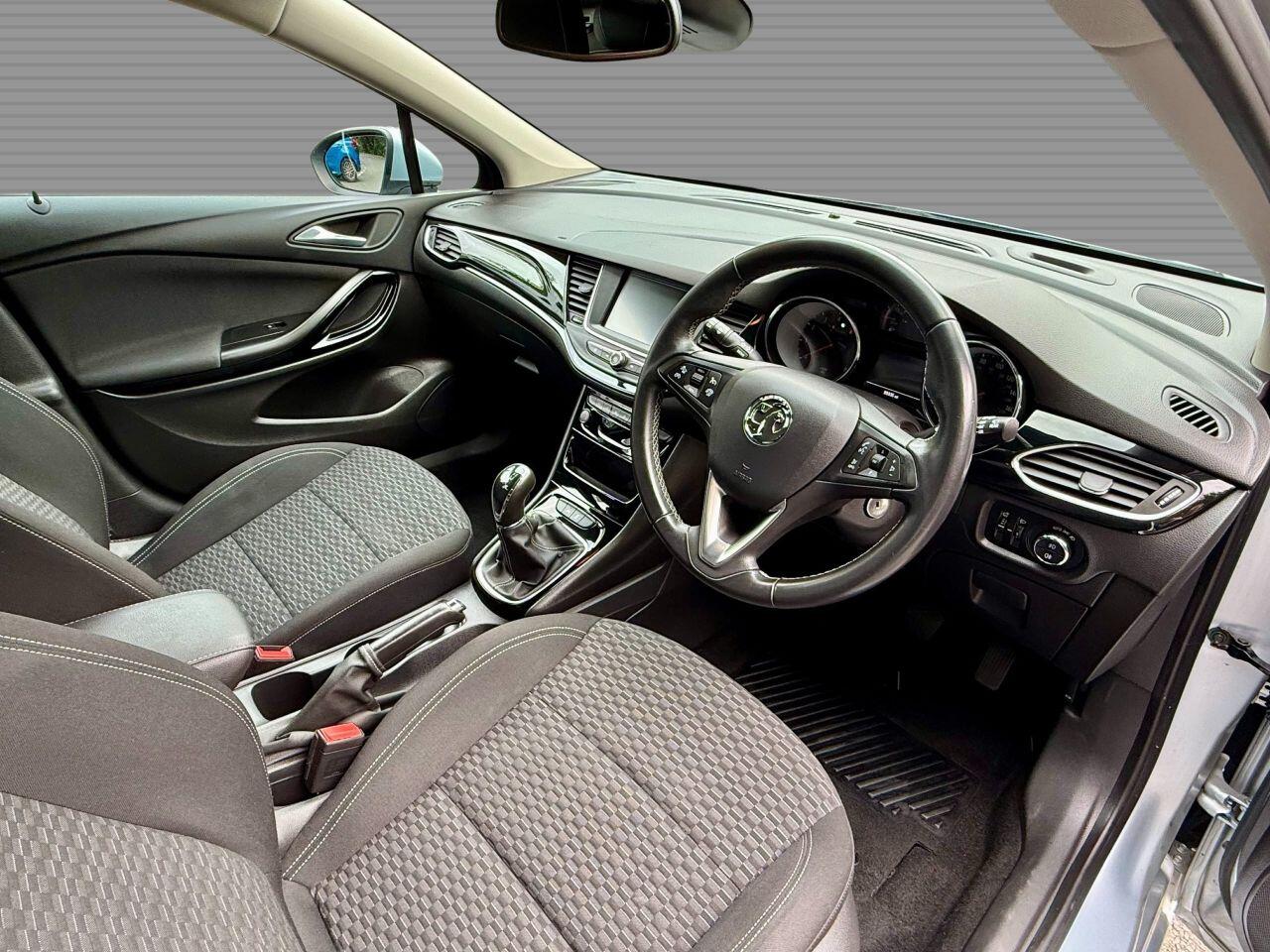 Vauxhall Astra view 15
