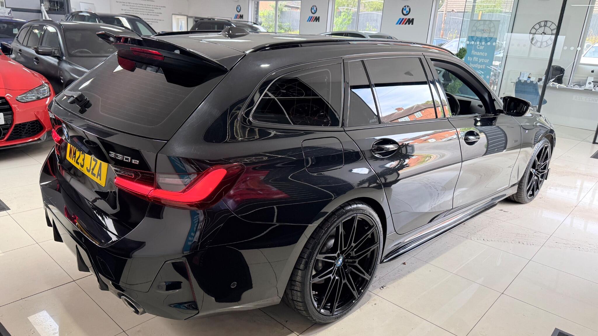 BMW 3 Series view 6