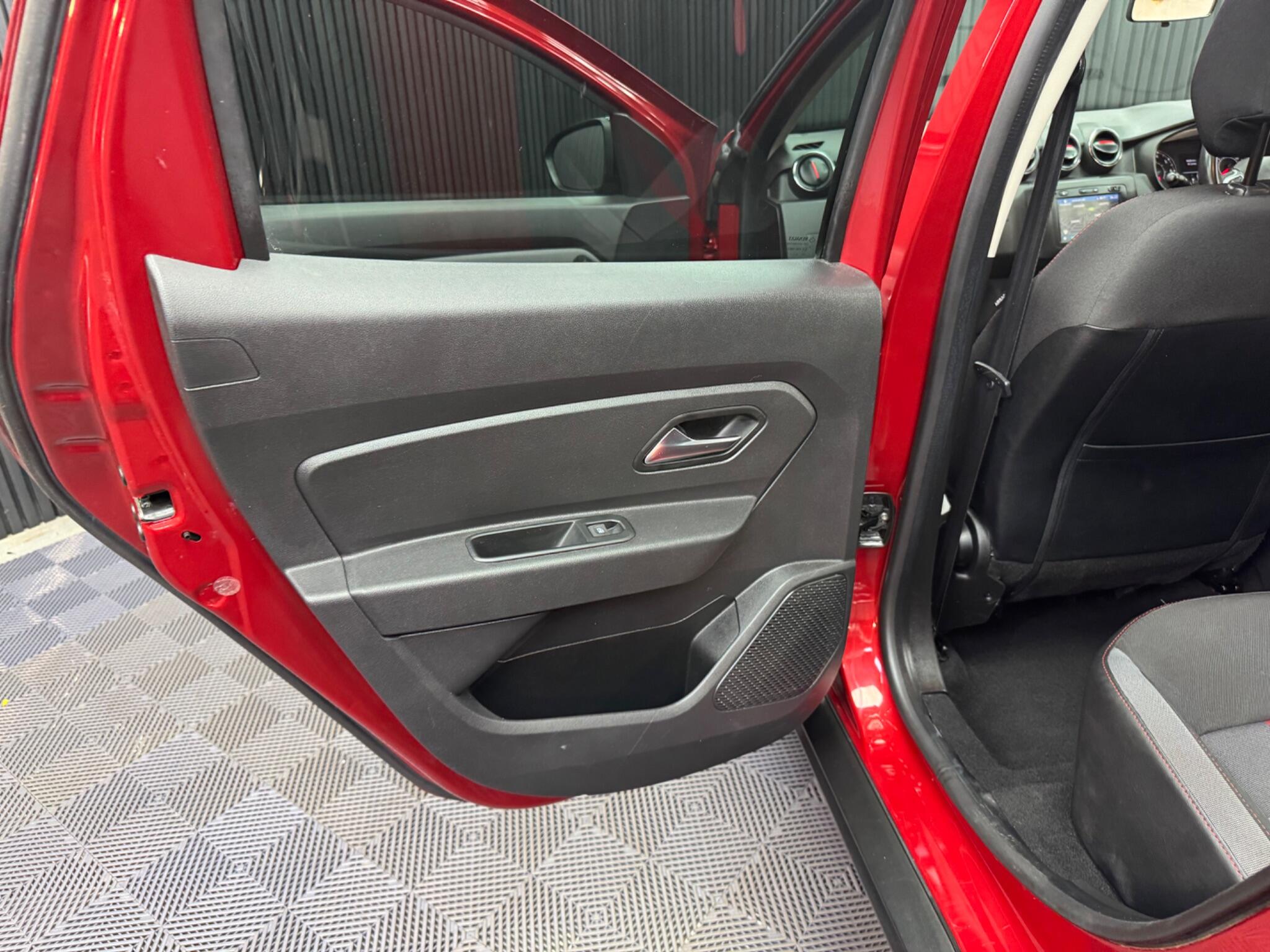 Dacia Duster view 39