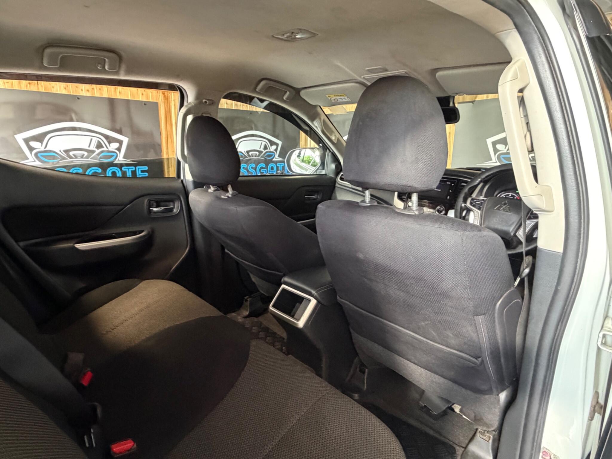 Mitsubishi L200 view 33