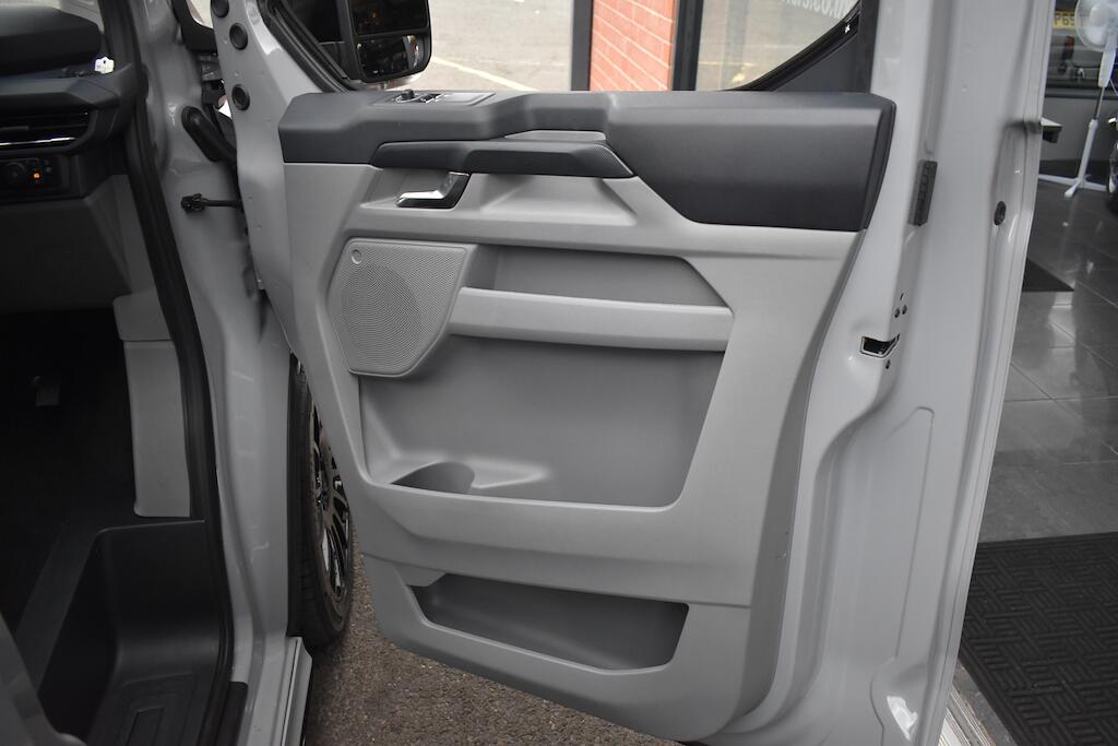 Ford Transit Custom view 33