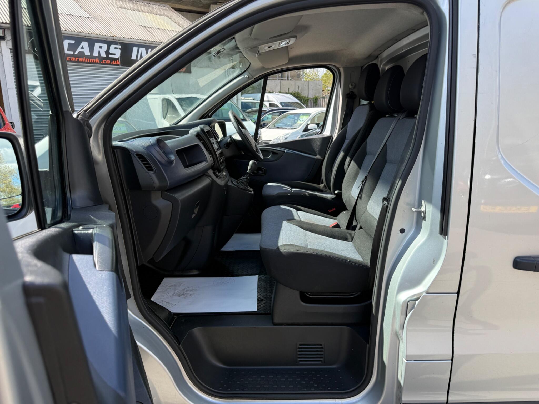 Vauxhall Vivaro - Image 51