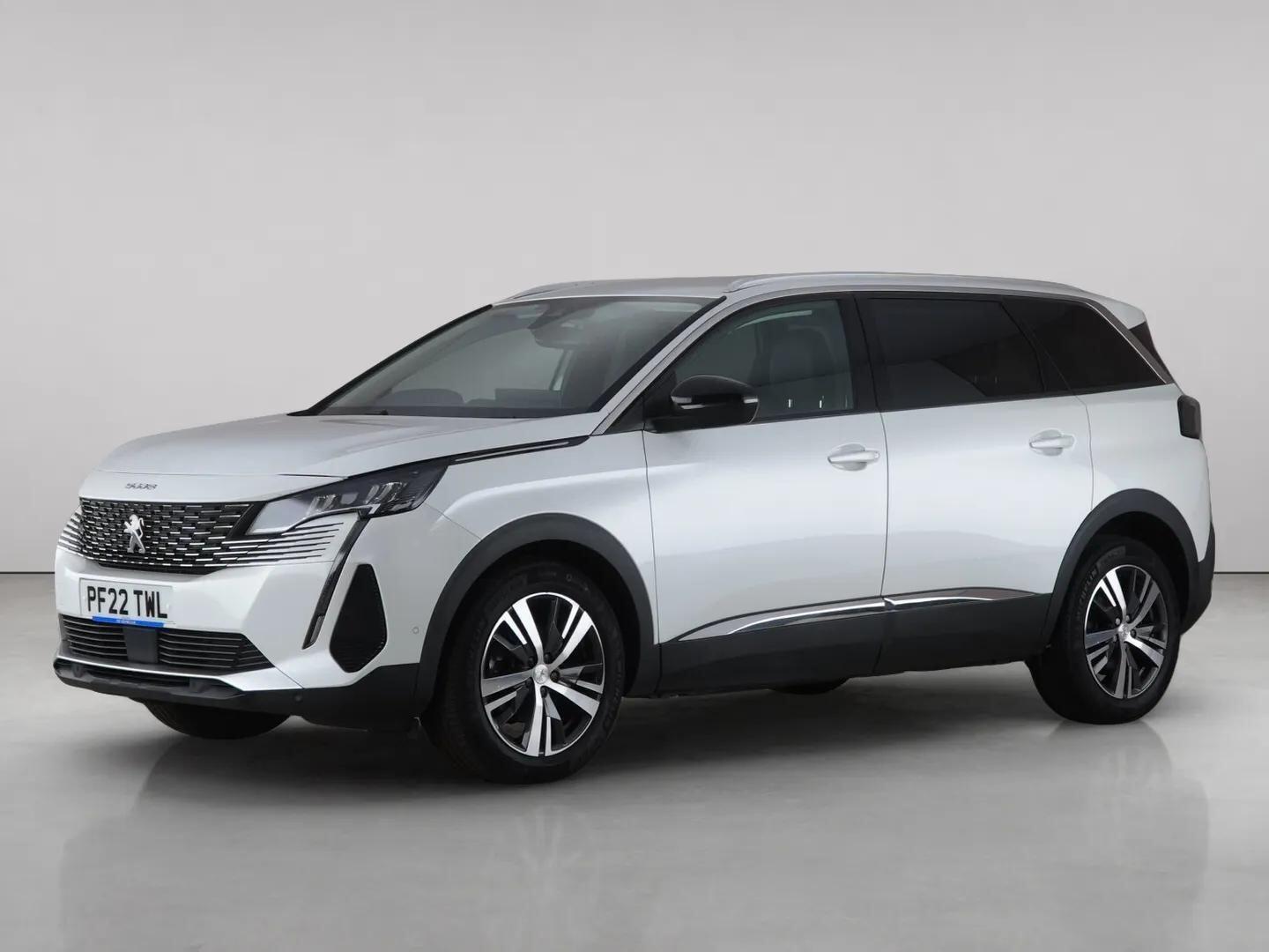 Peugeot 5008 view 2