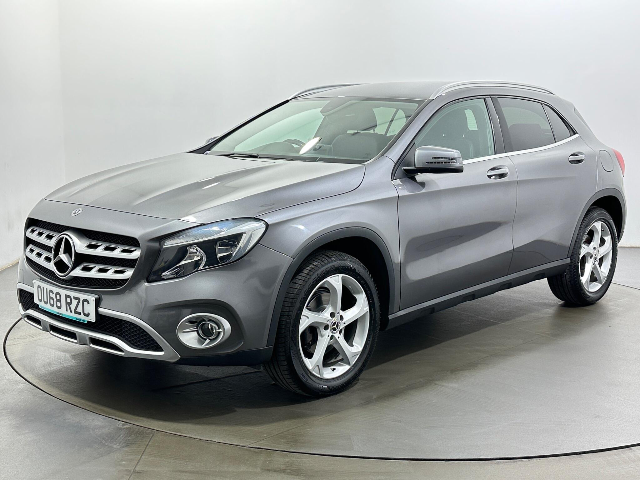 Mercedes-Benz Gla view 4