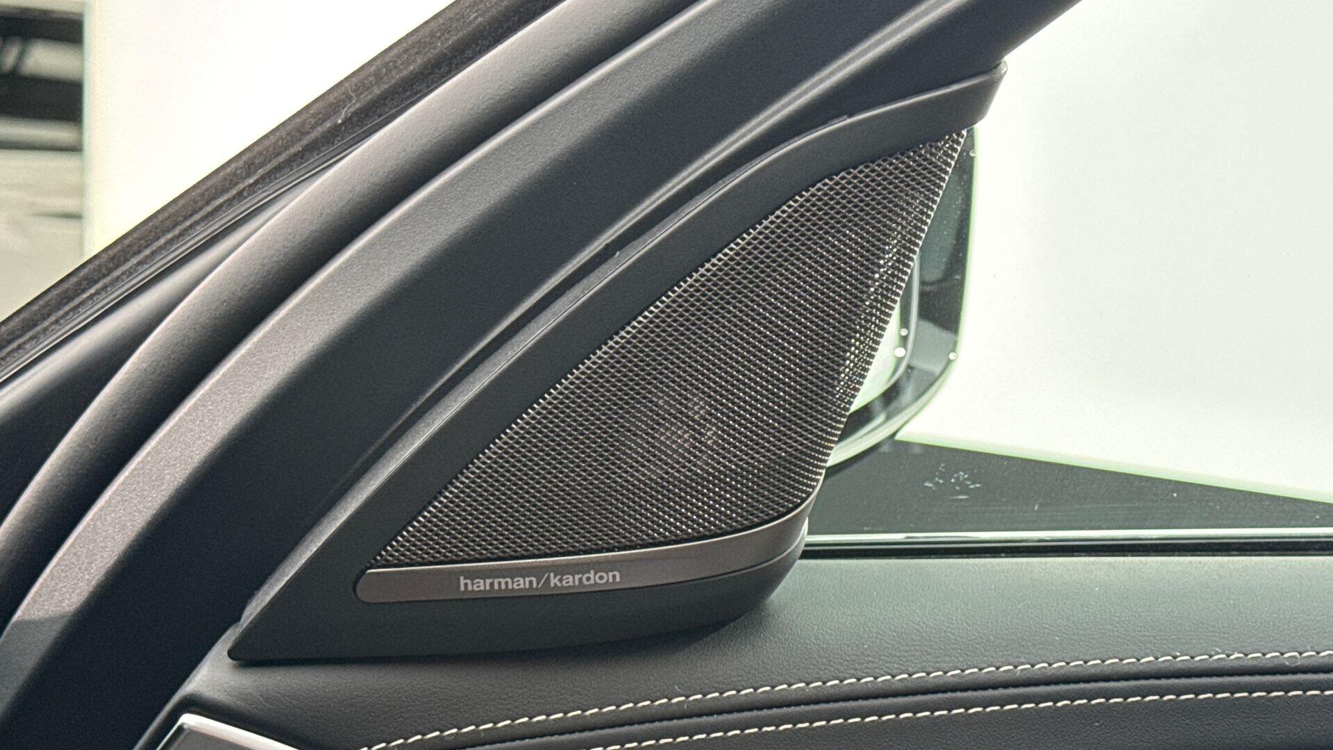 BMW Alpina B5 view 21