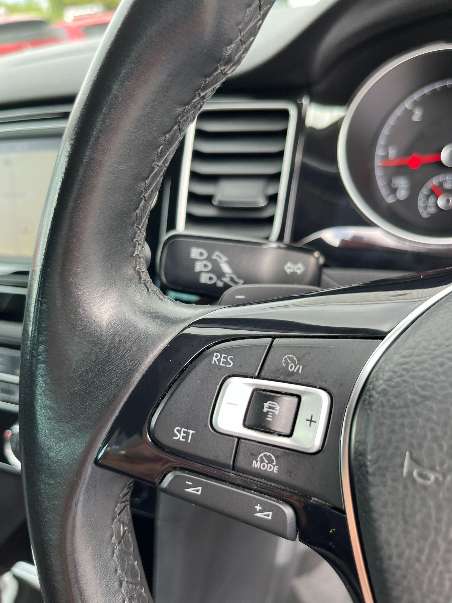 Volkswagen Golf SV view 18