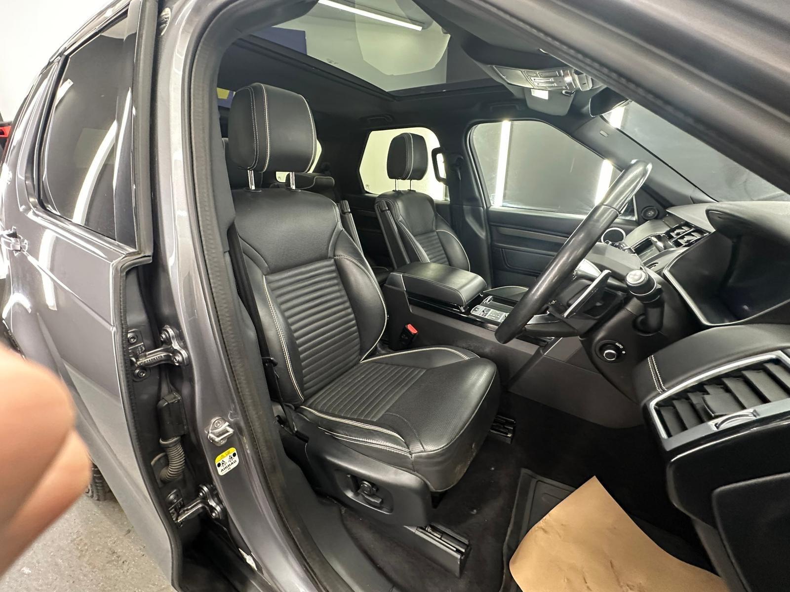 Land Rover Discovery view 28