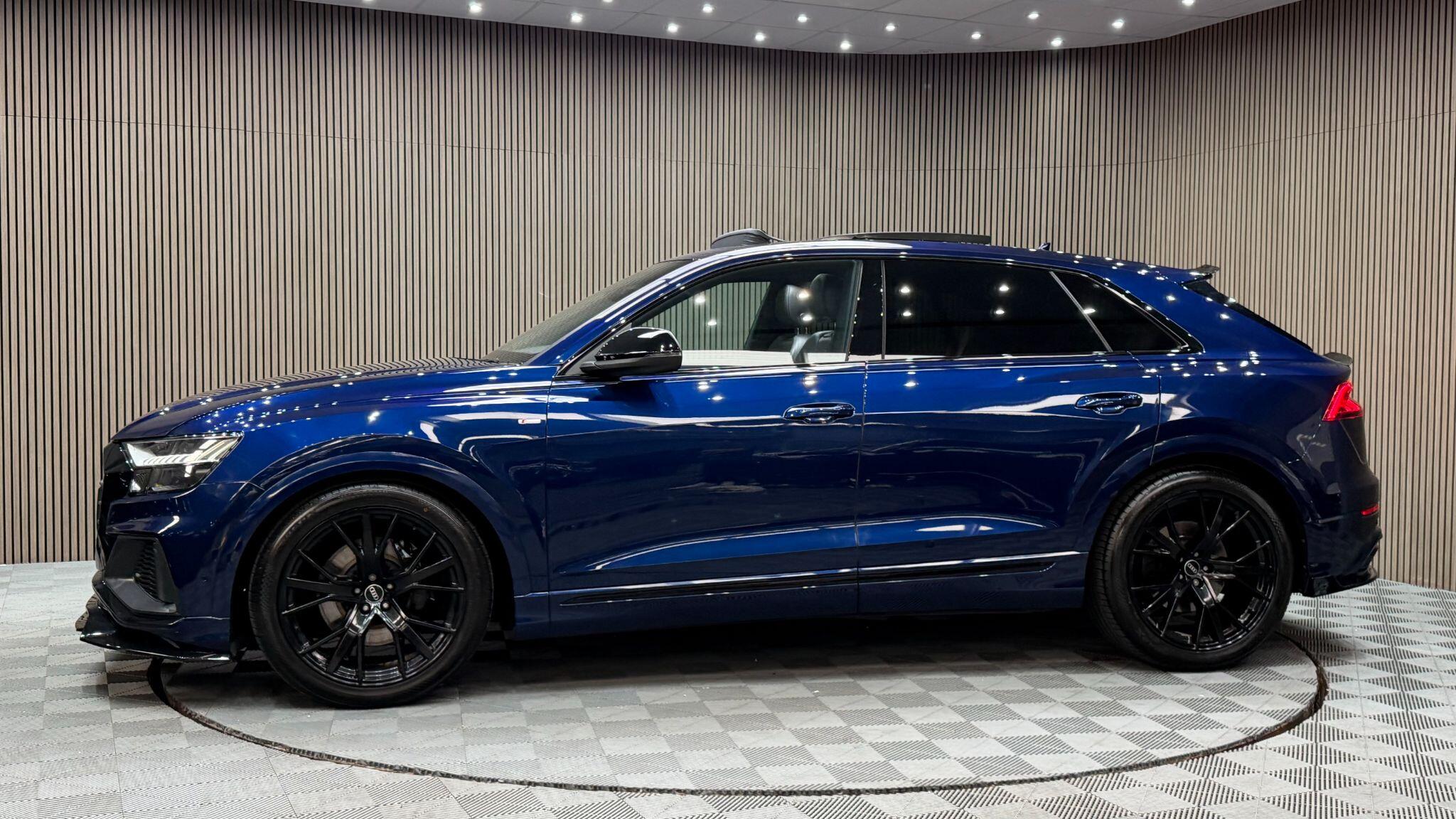 Audi Q8 view 54