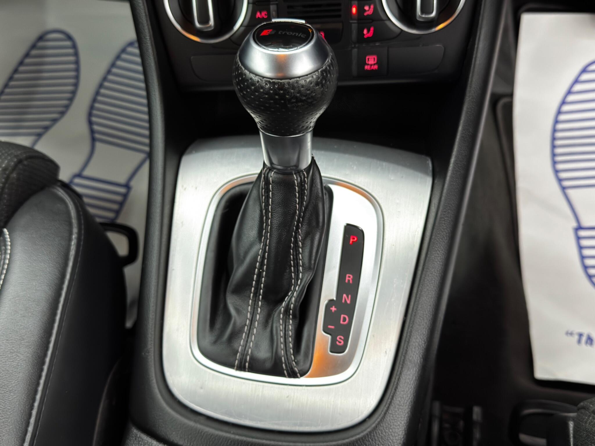 Audi Q3 view 26