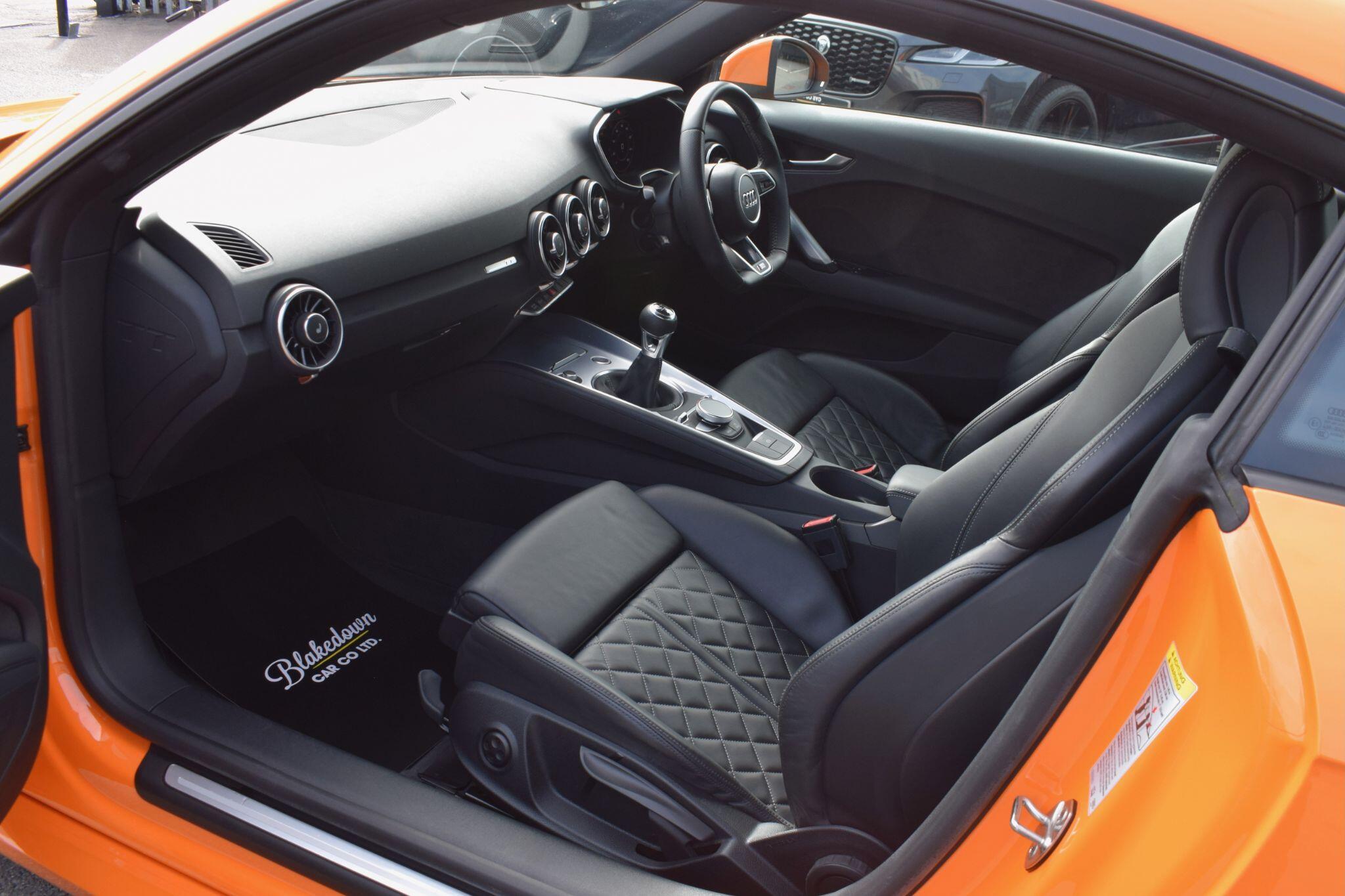 Audi TT view 9
