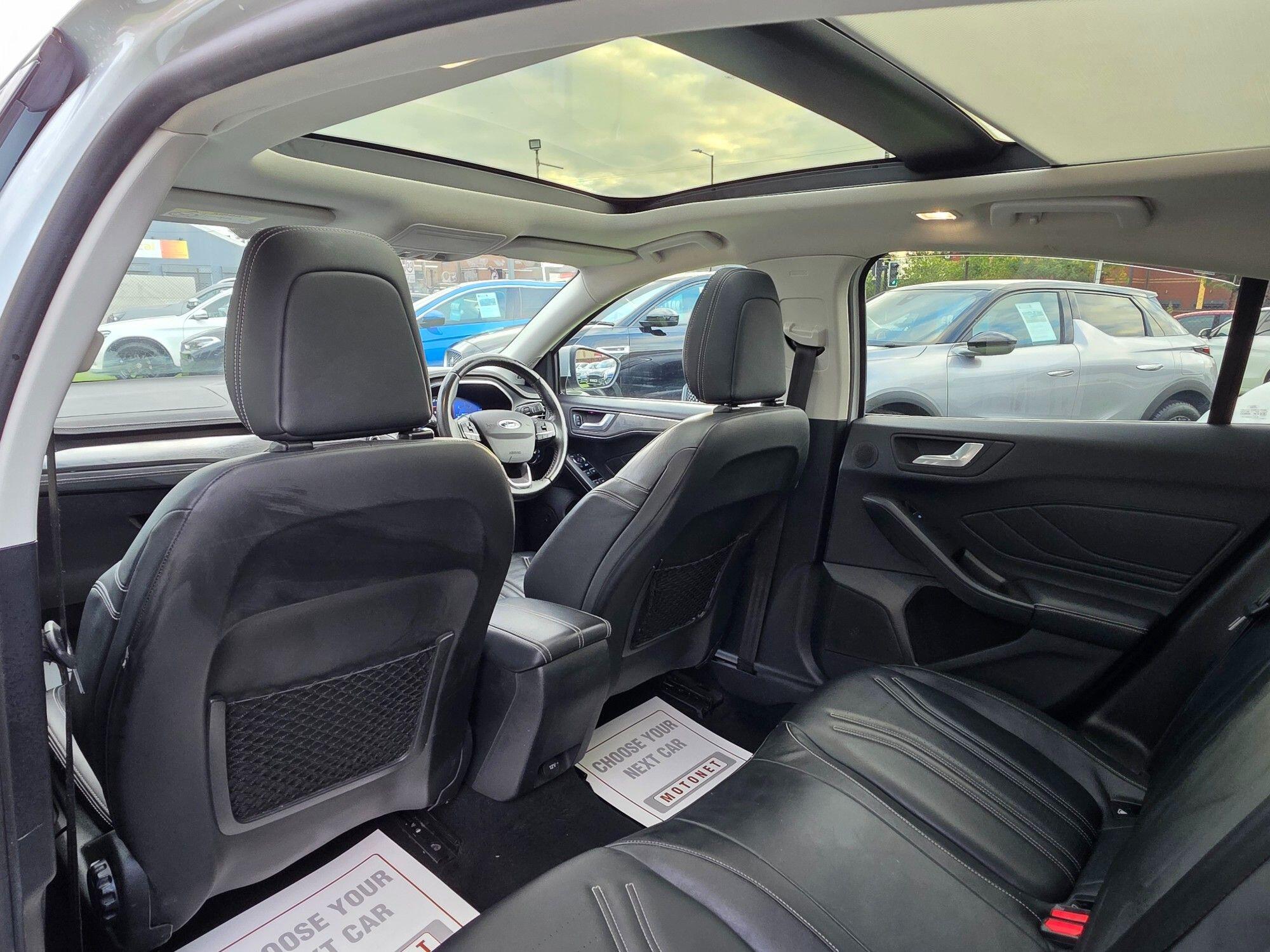 Ford Focus view 31