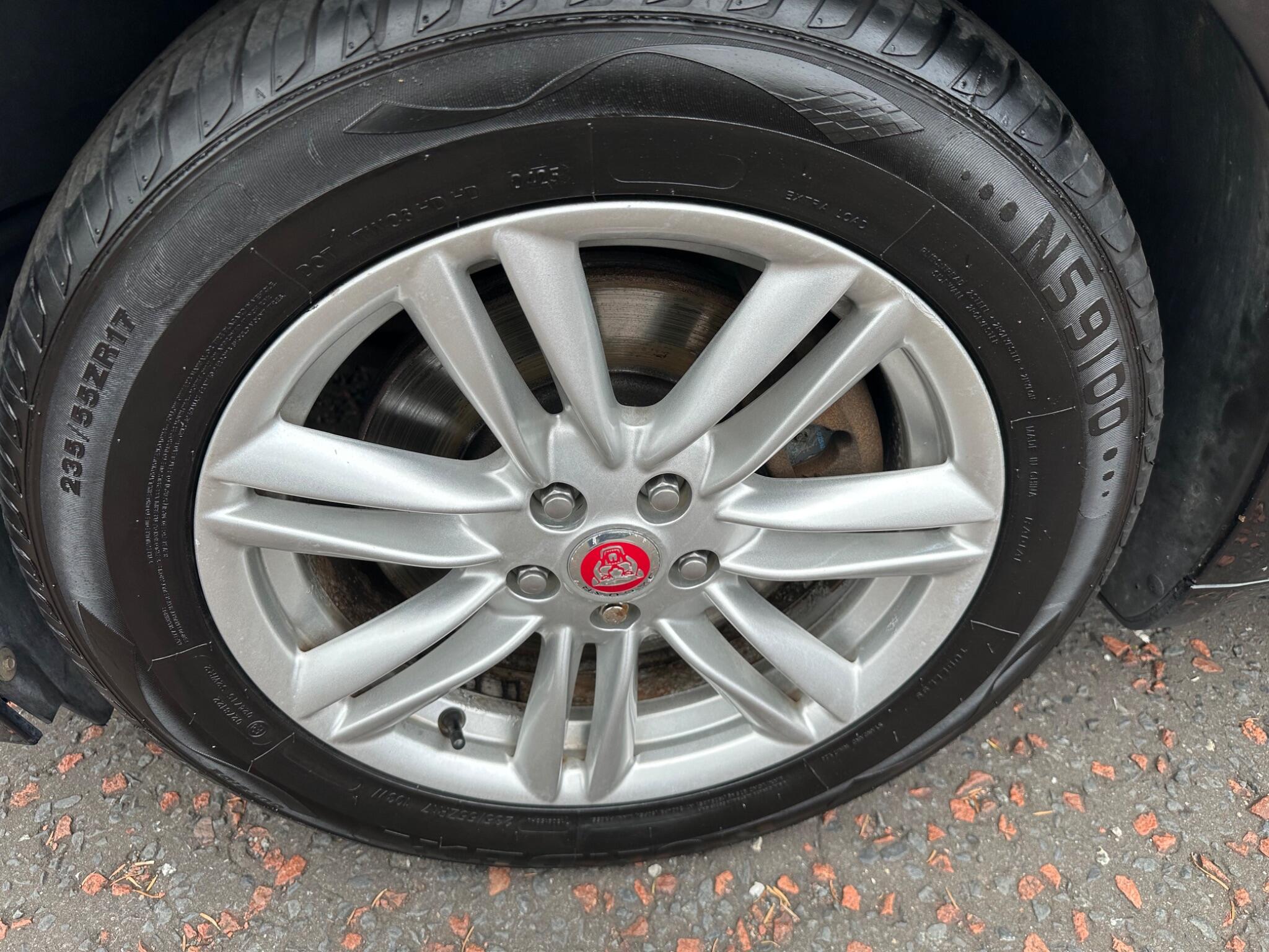 Jaguar XF view 10