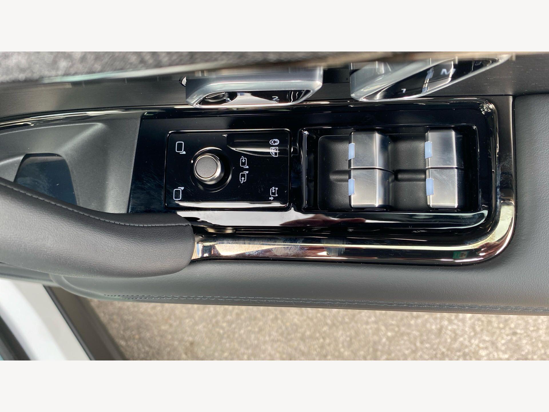Land Rover Range Rover Sport view 29