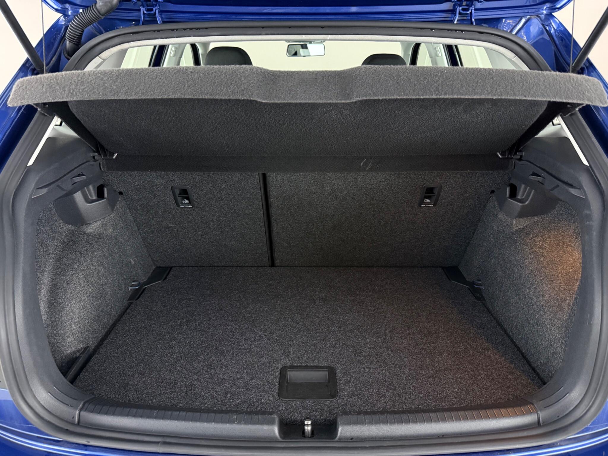Volkswagen Polo view 10