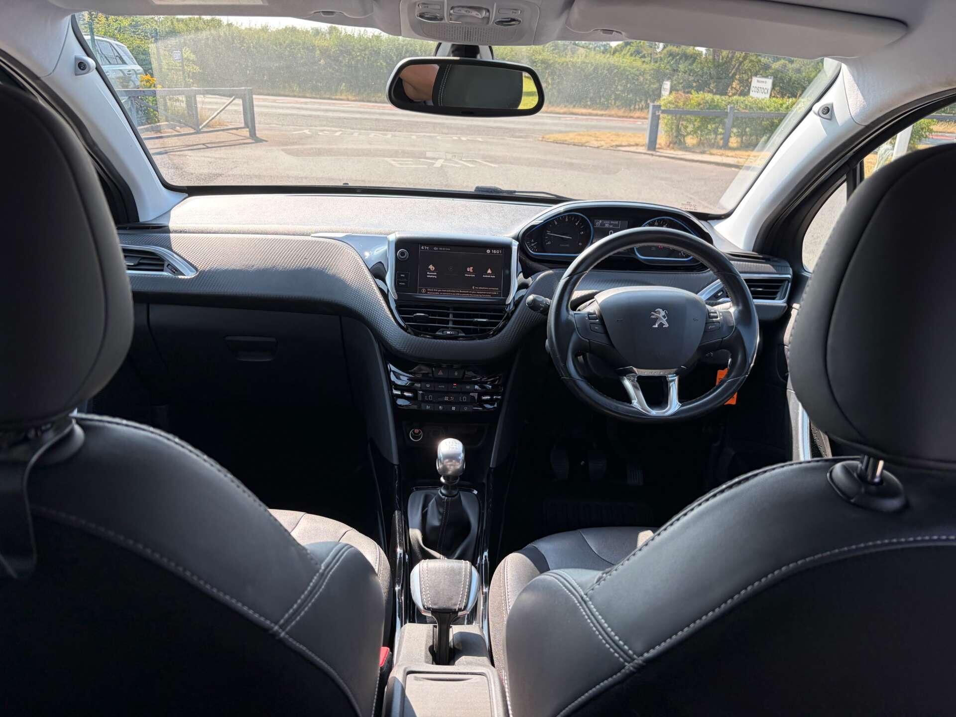 Peugeot 2008 view 32